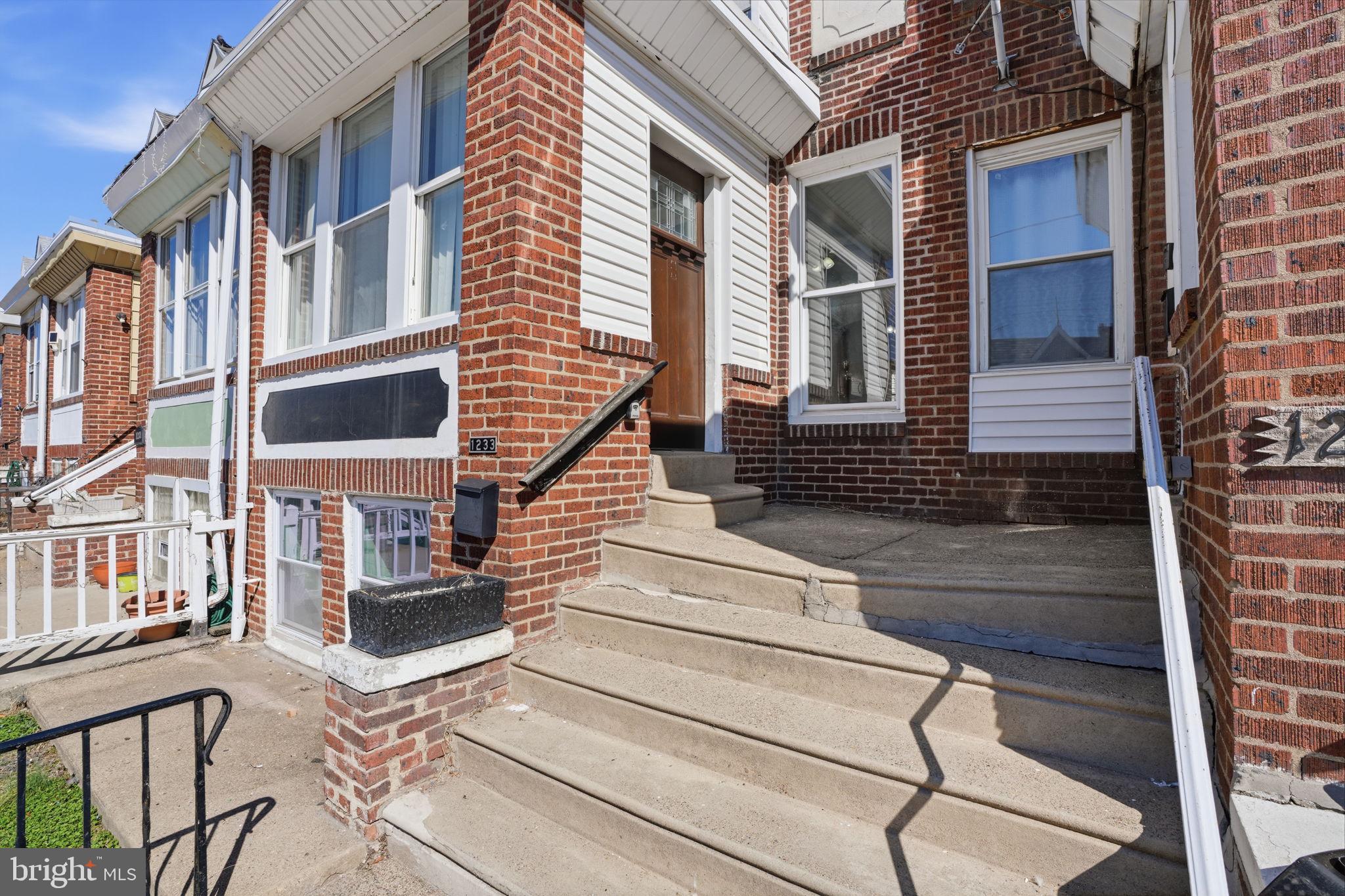 OXFORD CIRCLE - Residential