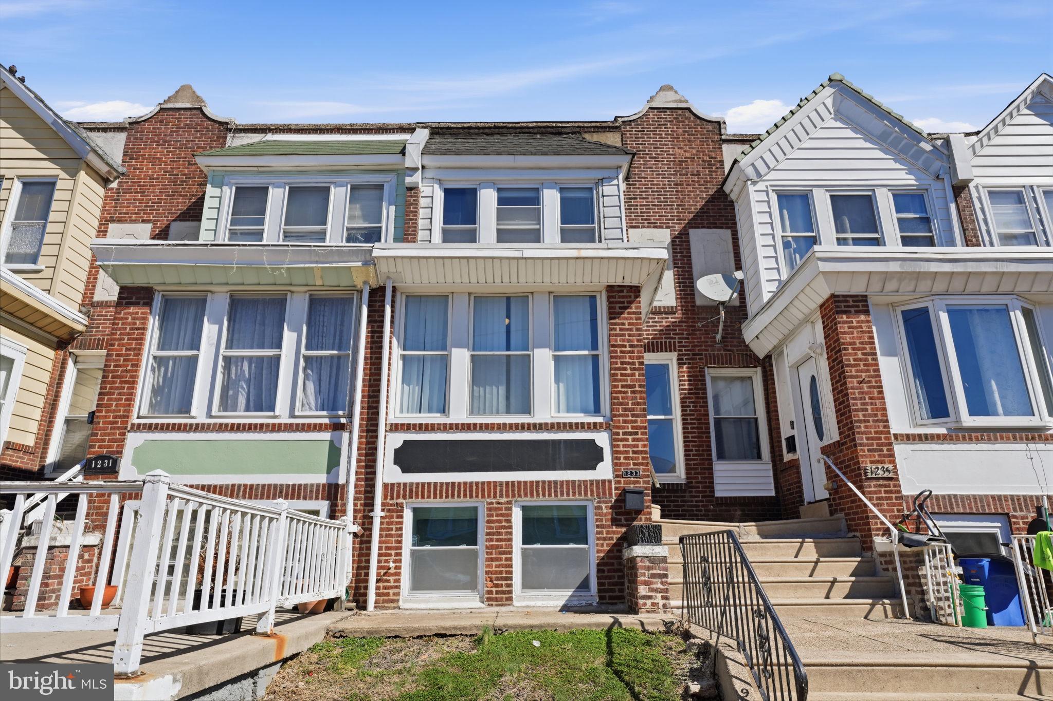 OXFORD CIRCLE - Residential