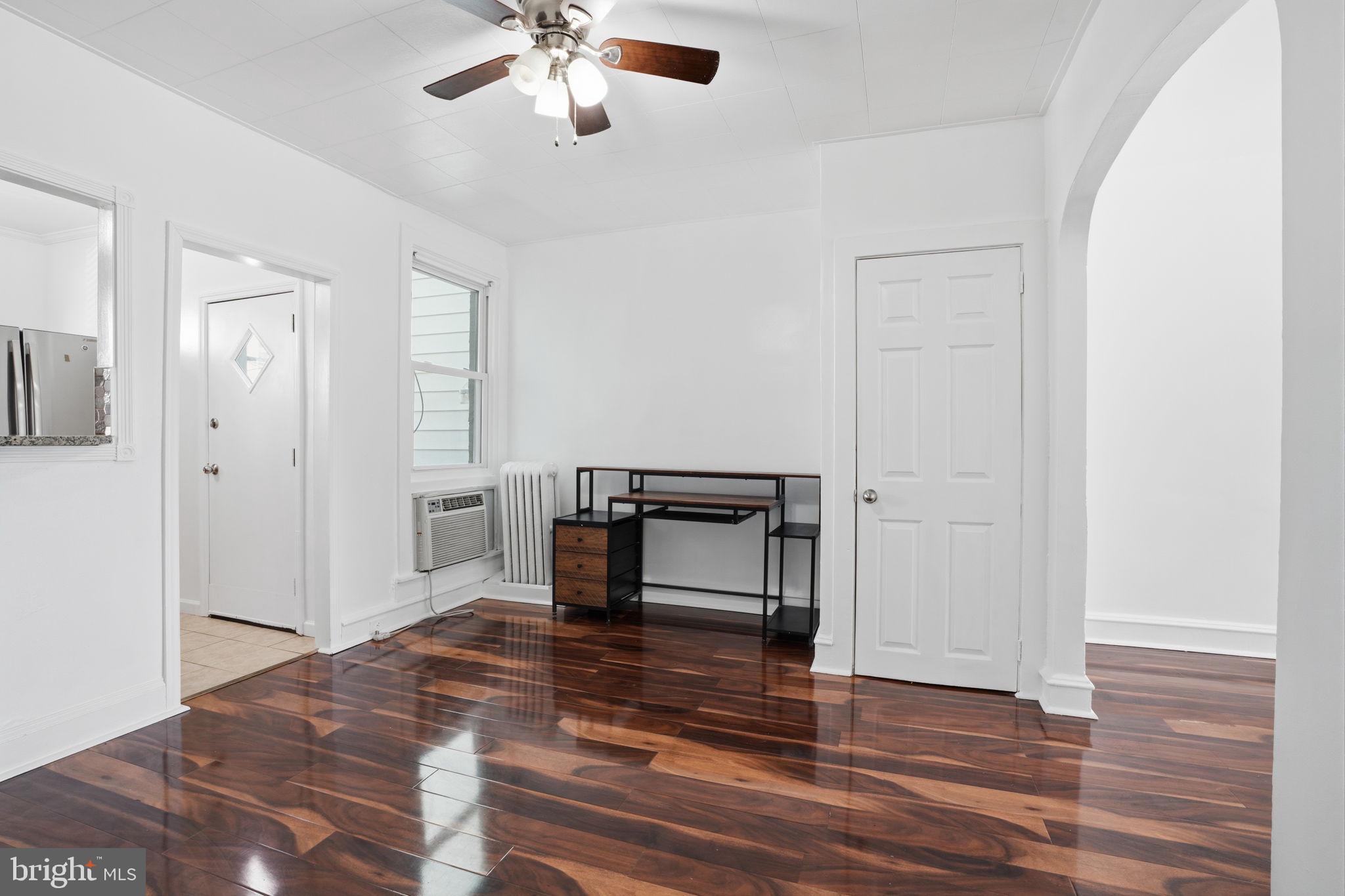 OXFORD CIRCLE - Residential