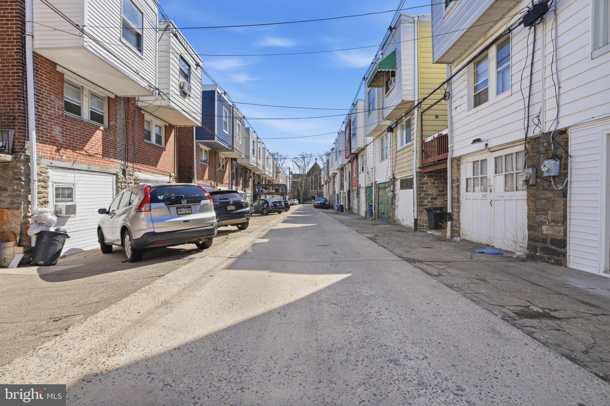 OXFORD CIRCLE - Residential