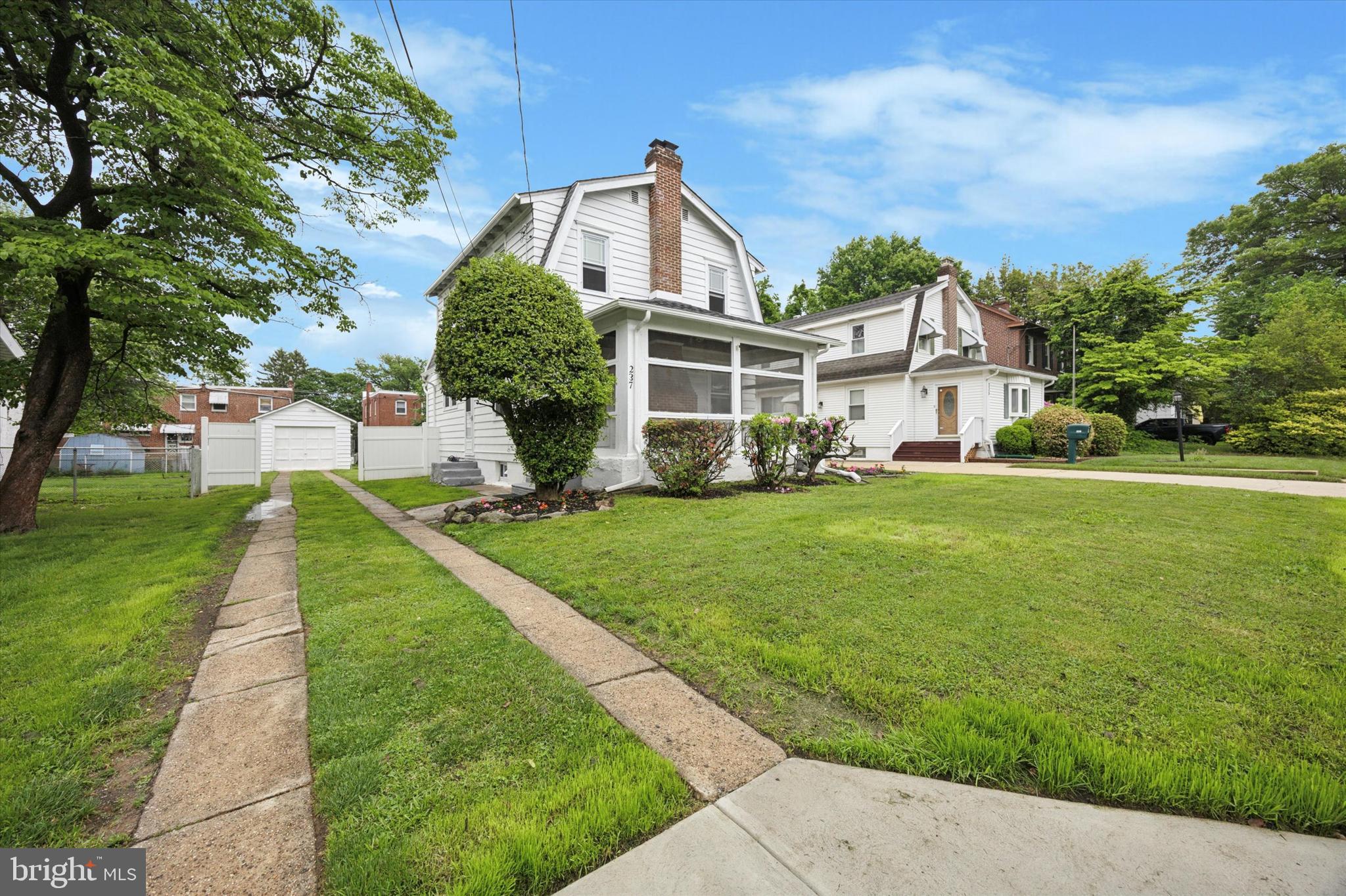 237 ROLAND ROAD E