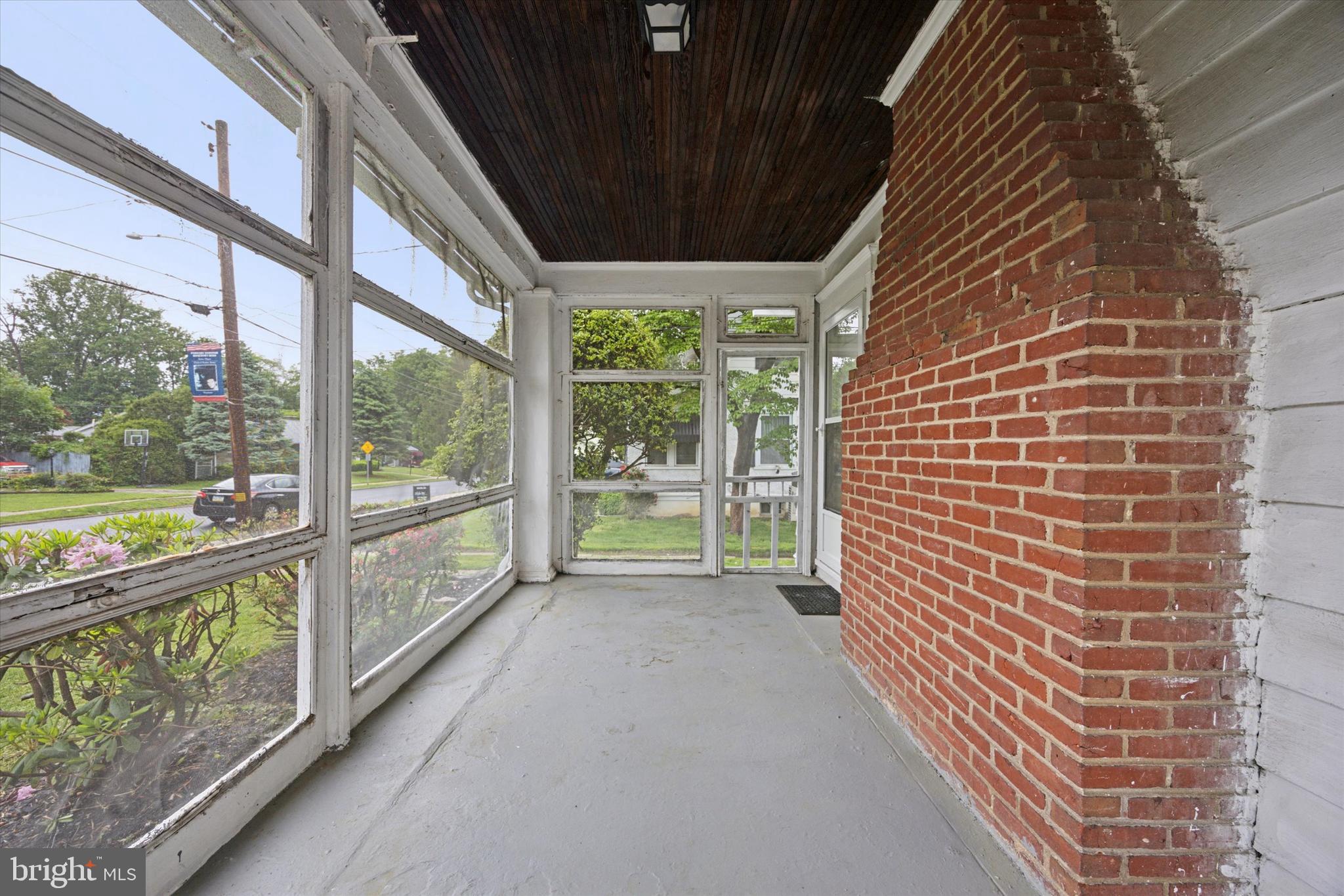 237 ROLAND ROAD E