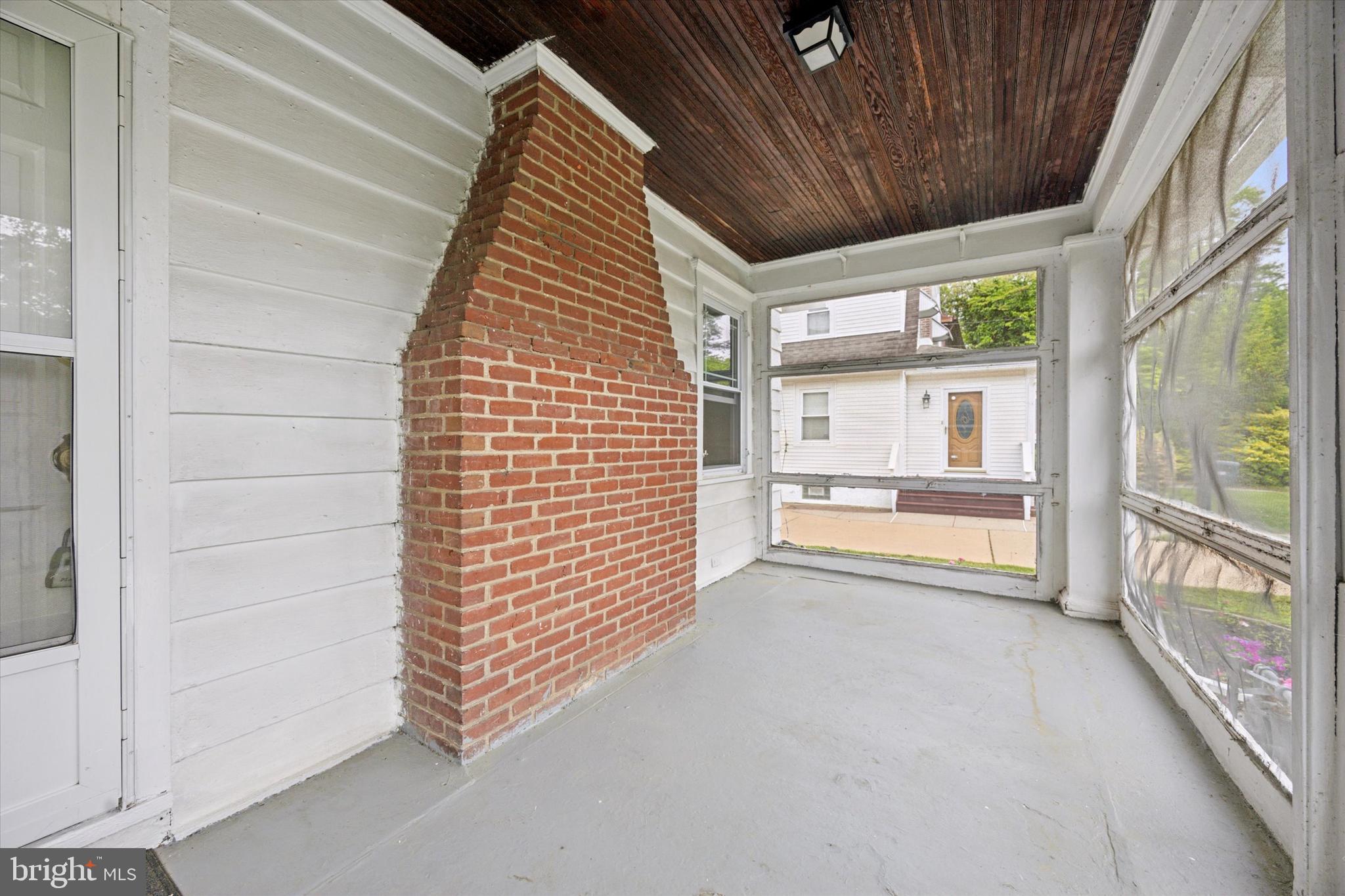 237 ROLAND ROAD E