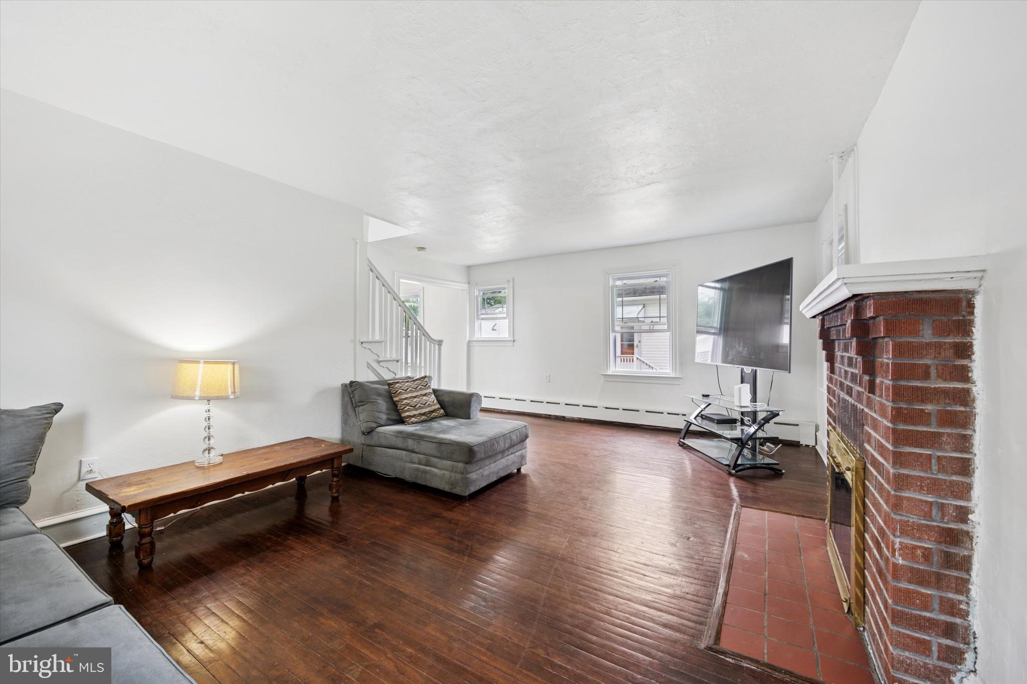 237 ROLAND ROAD E