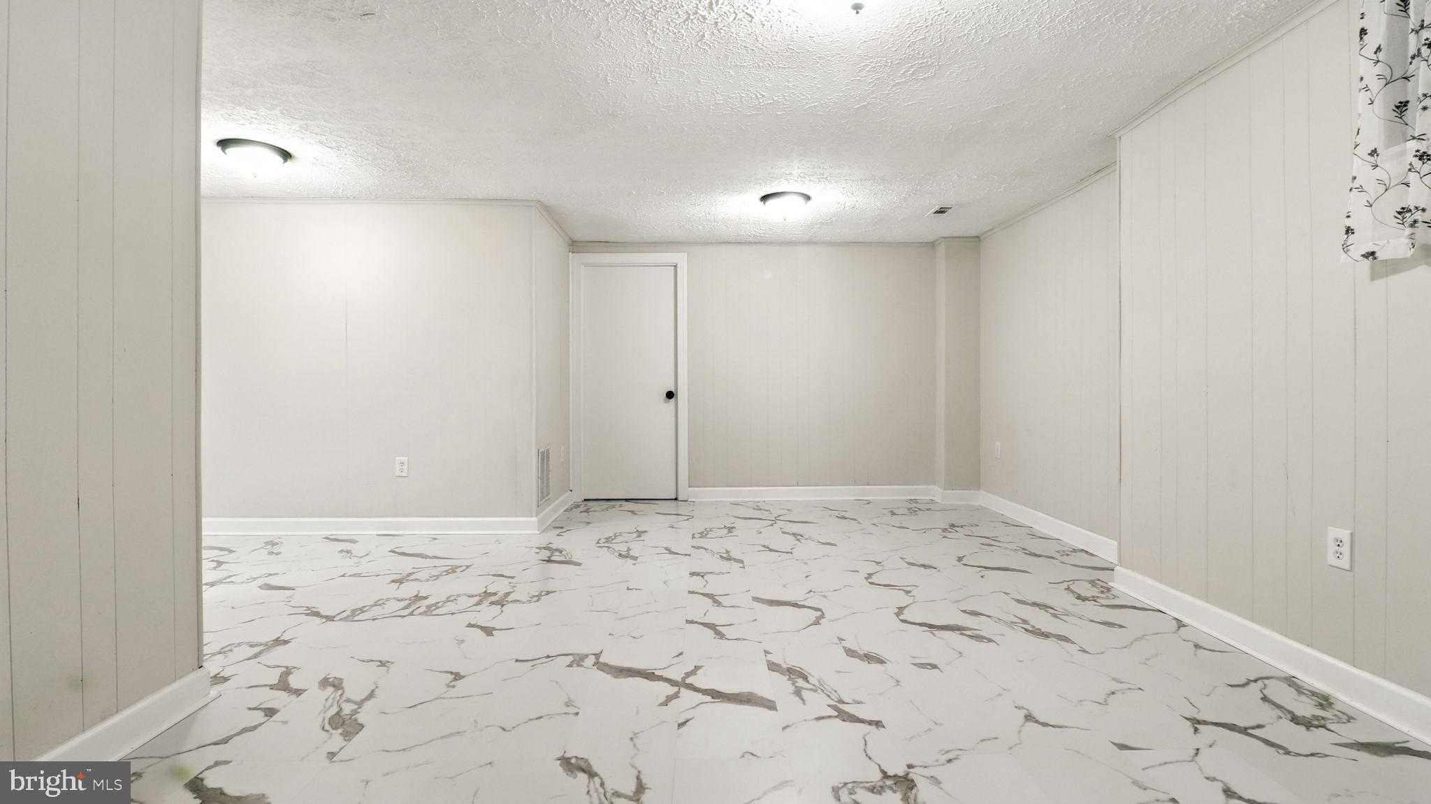 TWELVE TREES - Residential