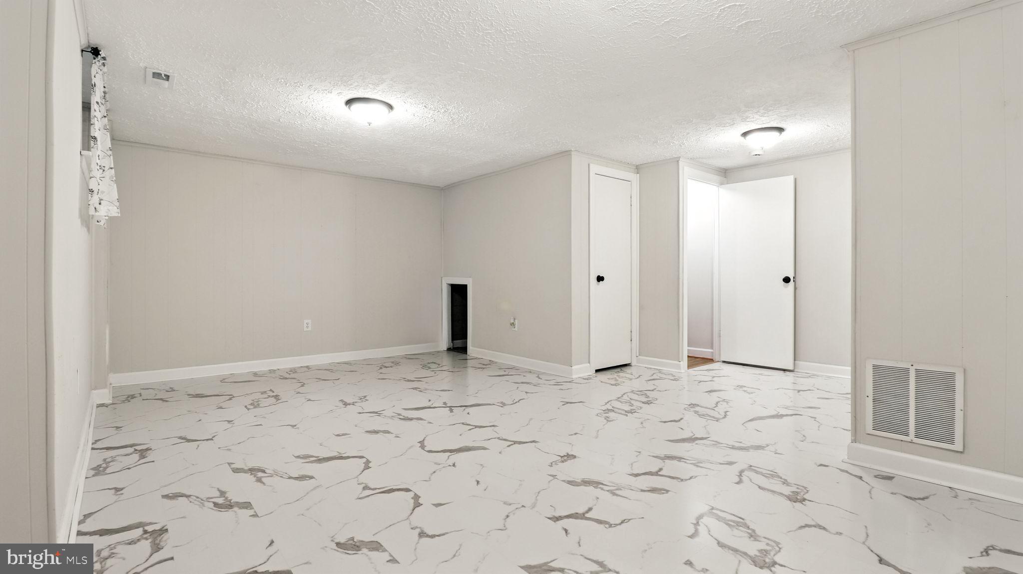 TWELVE TREES - Residential