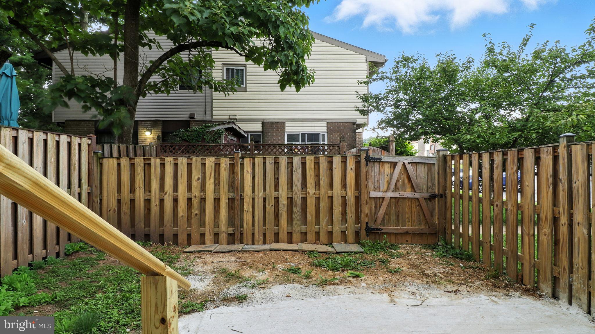 TWELVE TREES - Residential