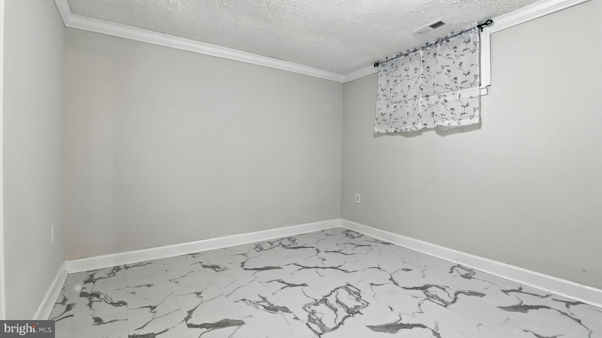 TWELVE TREES - Residential