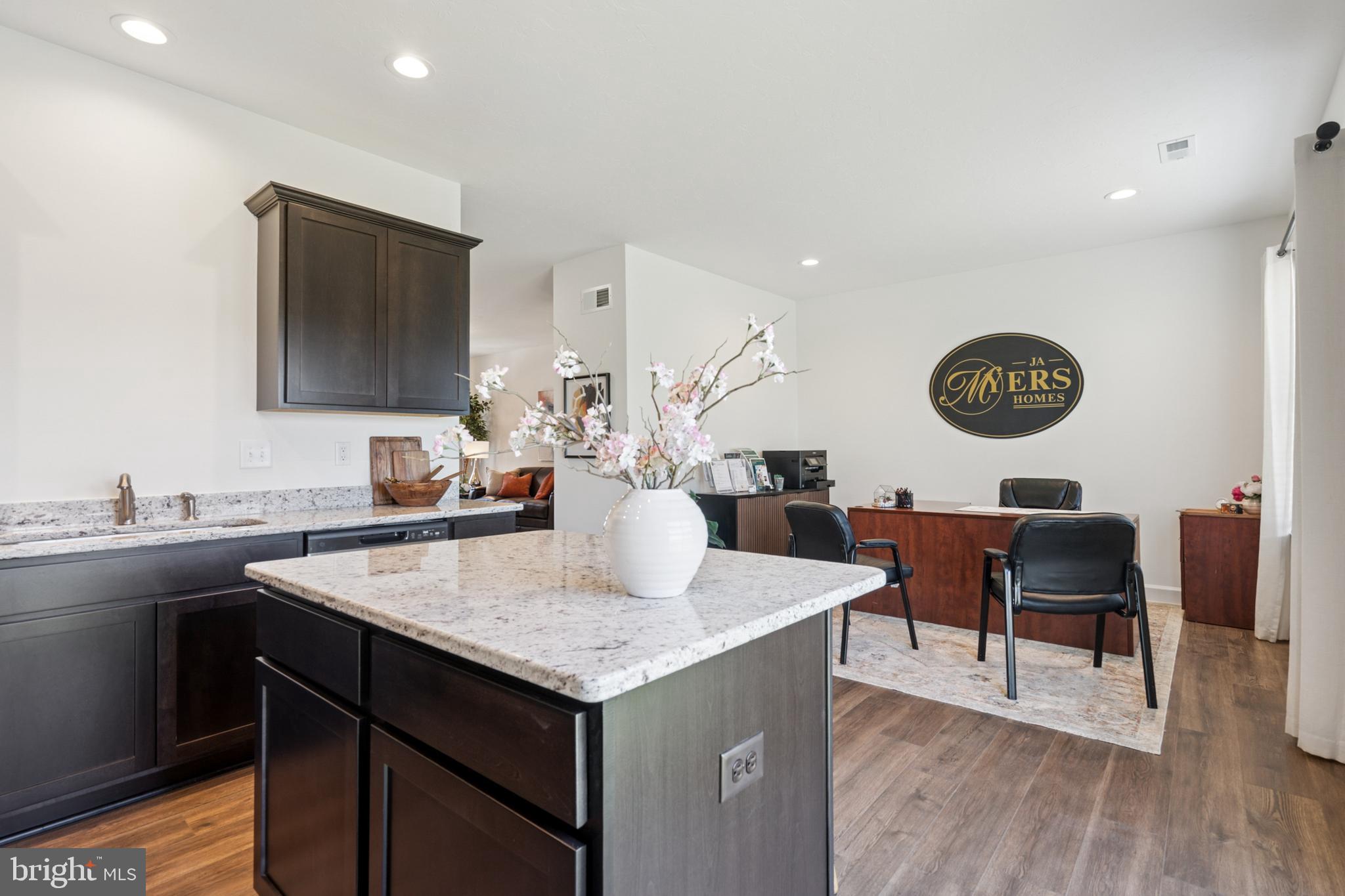 KINGS COURT AT BROWNSTONE - Residential