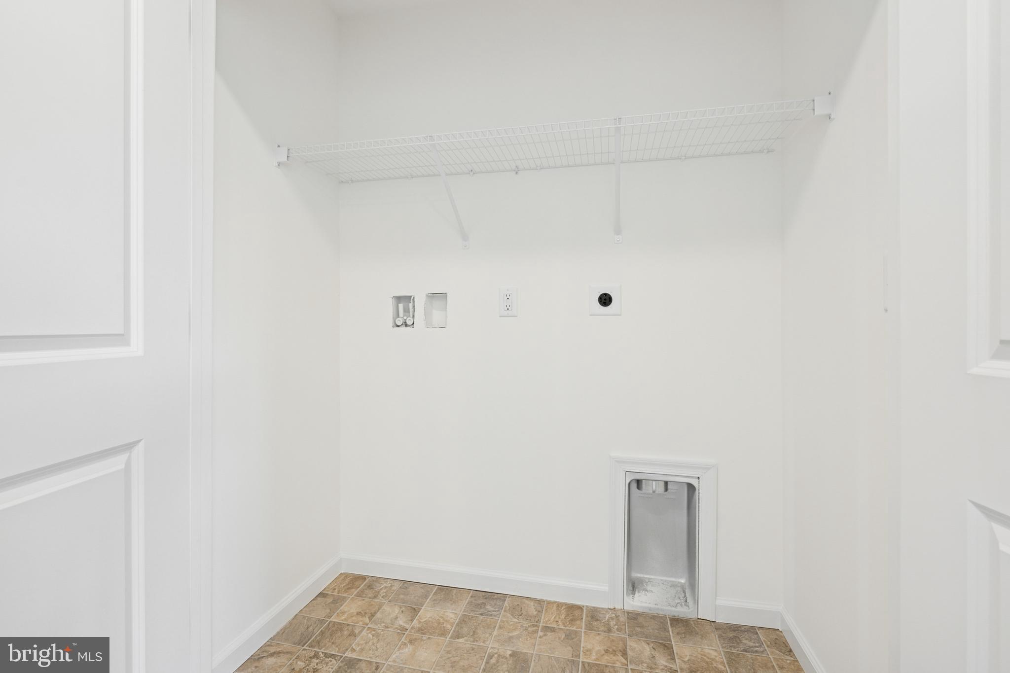 KINGS COURT AT BROWNSTONE - Residential