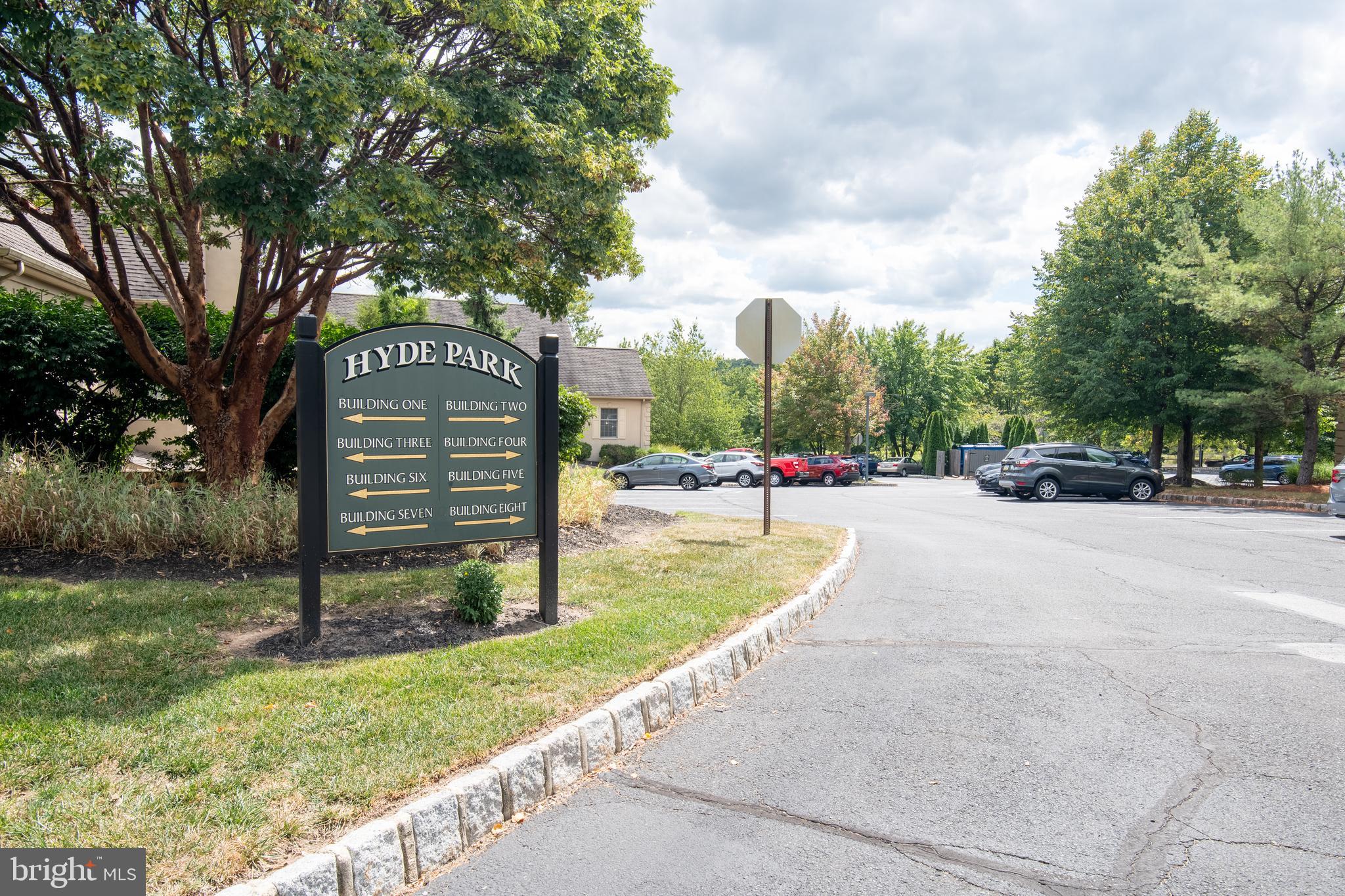 302 HYDE PARK