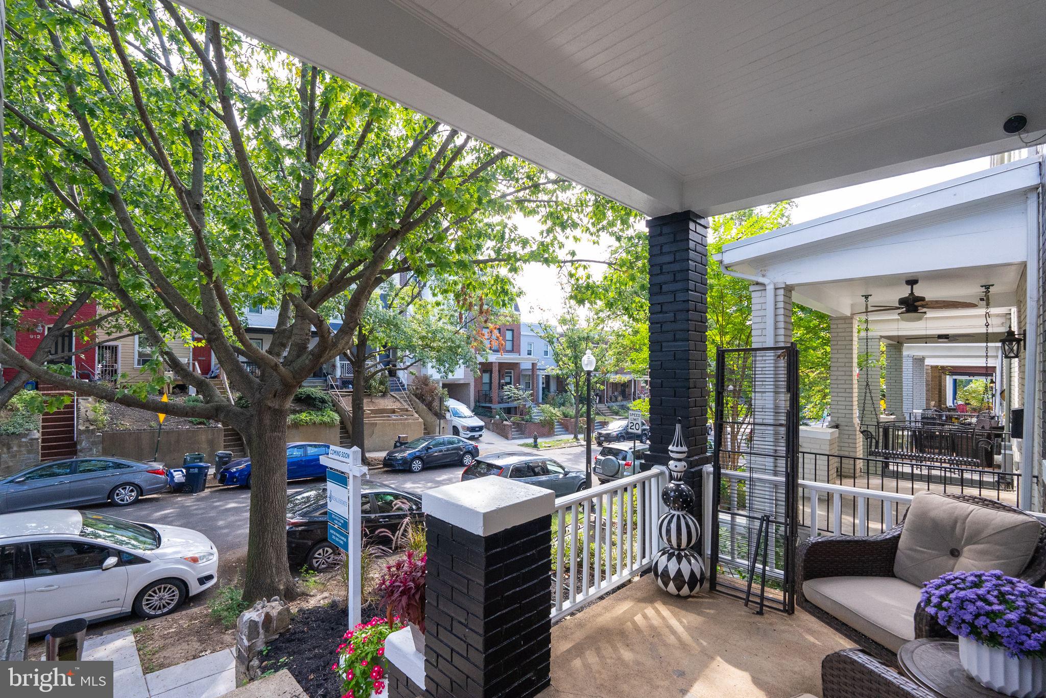 939 15TH STREET SE
