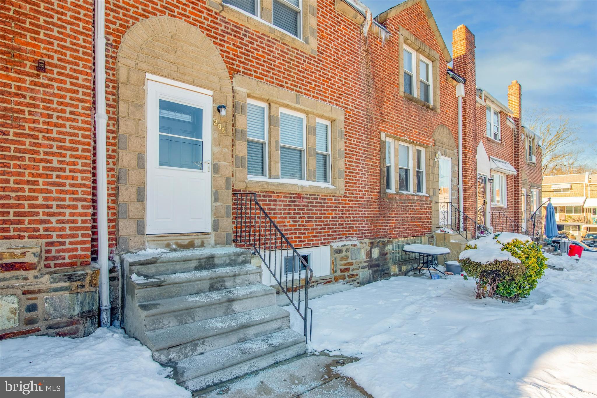 LAWNCREST - Residential