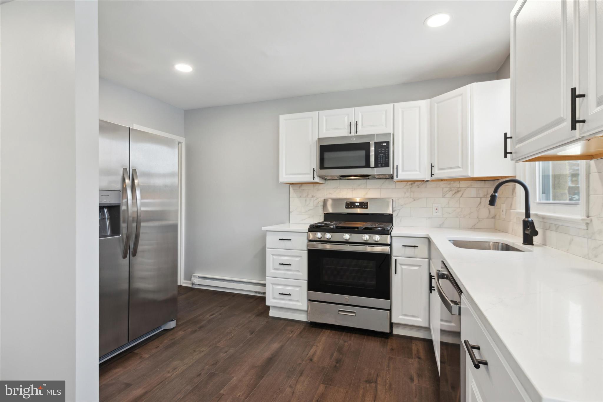 LAWNCREST - Residential