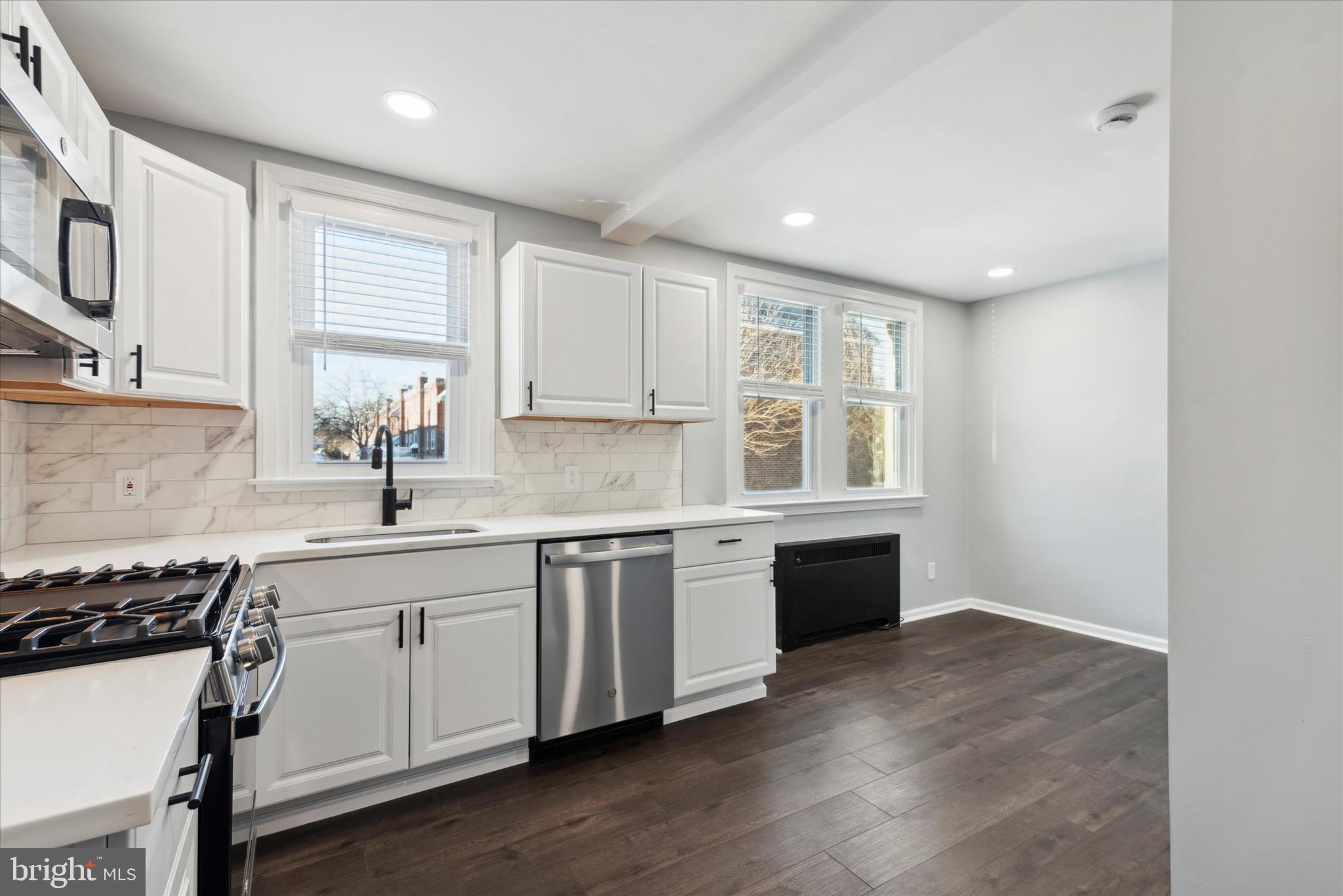 LAWNCREST - Residential