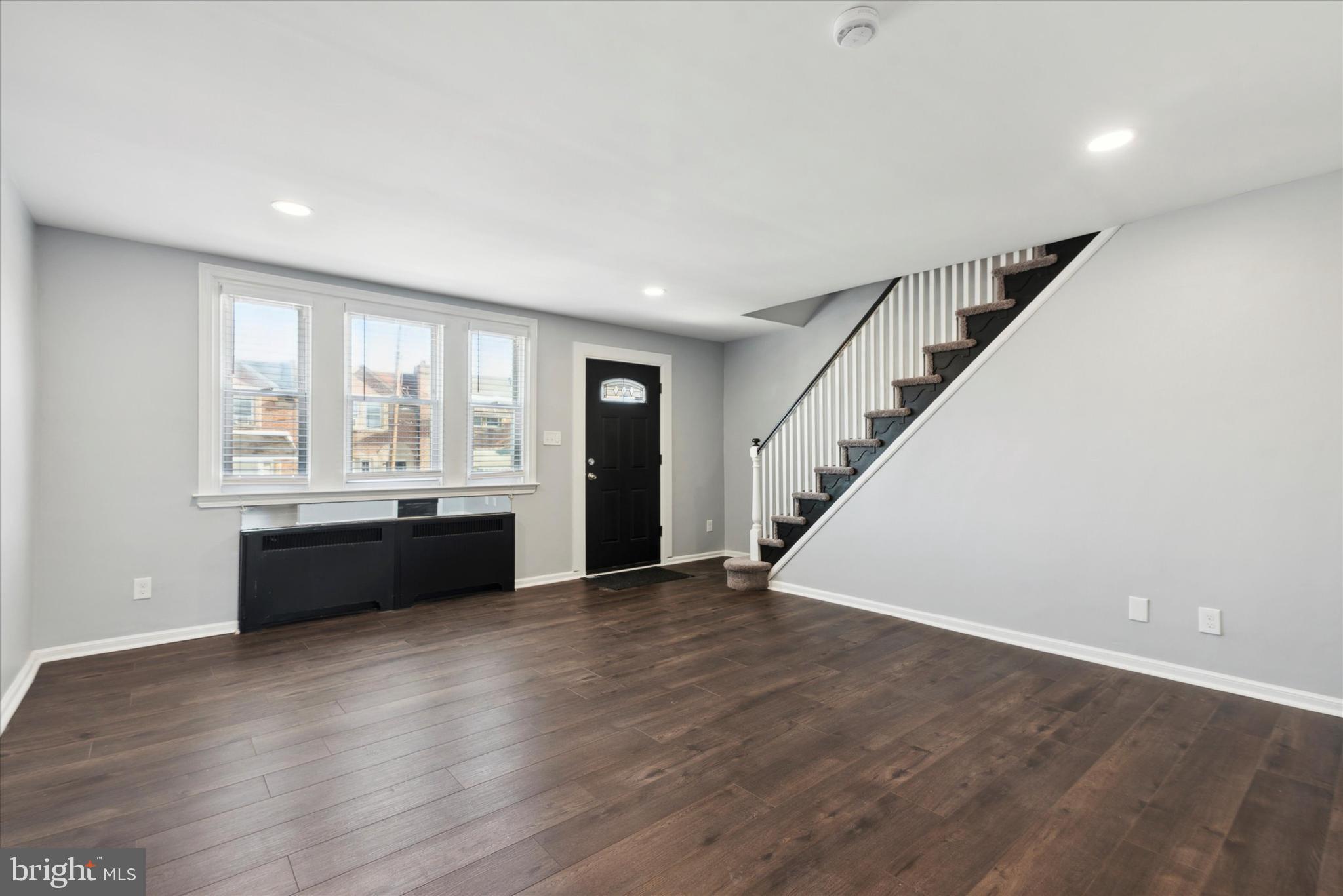 LAWNCREST - Residential