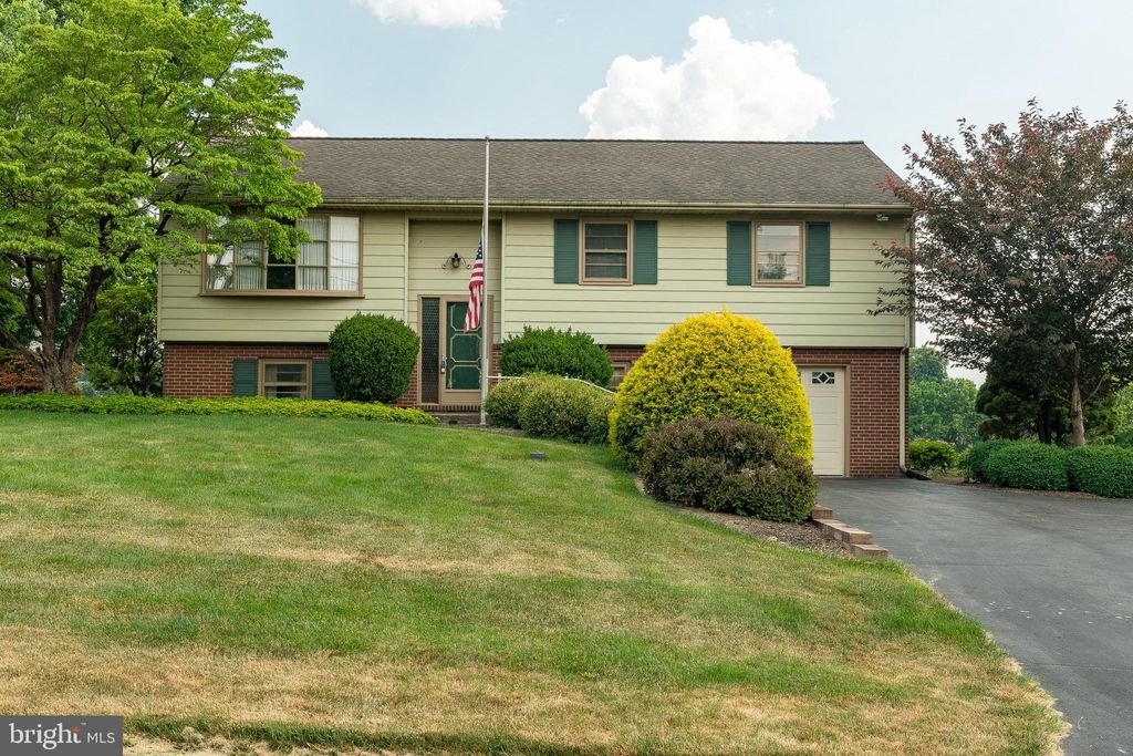 Photo of 153 BENDER MILL RD, LANCASTER, PA 17603 (MLS # PALA2035814)