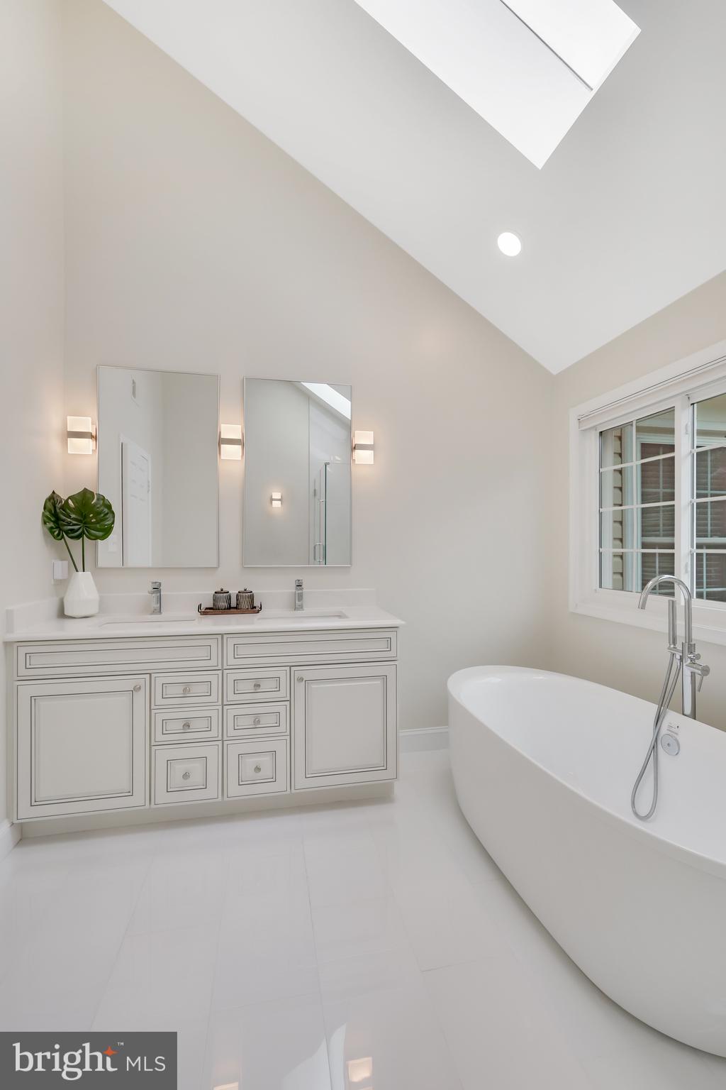 SENECA HUNT - Residential