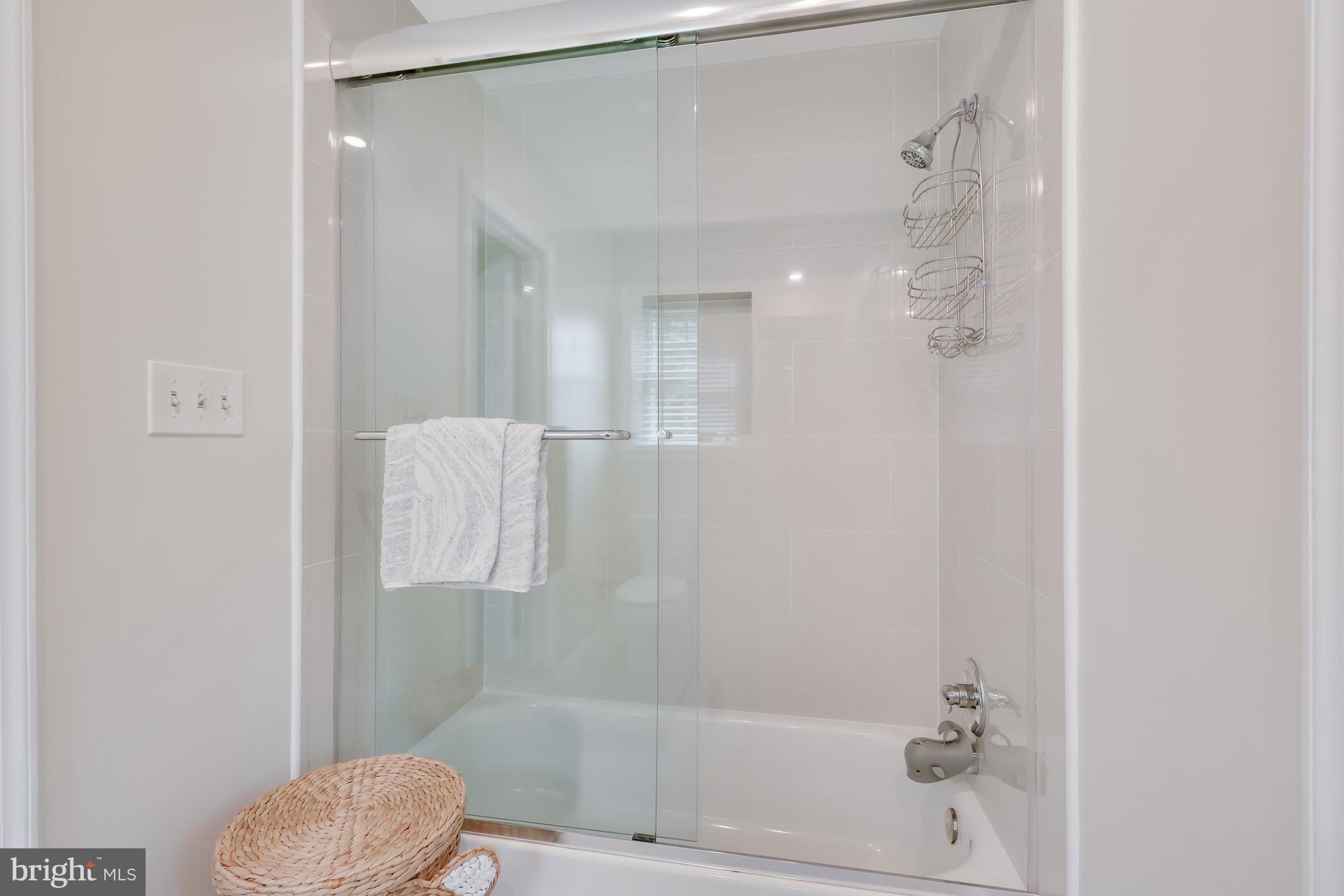 SENECA HUNT - Residential