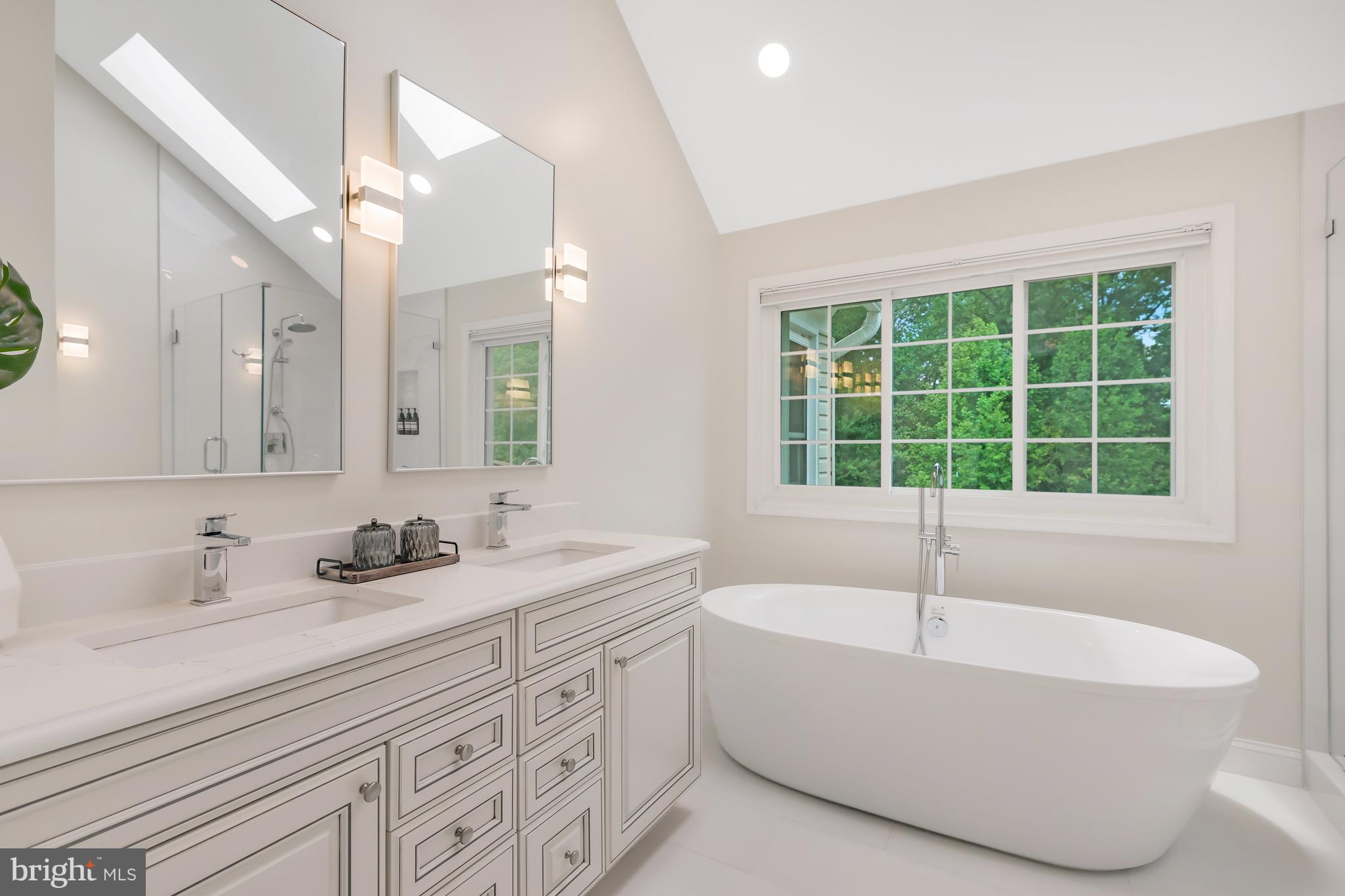 SENECA HUNT - Residential