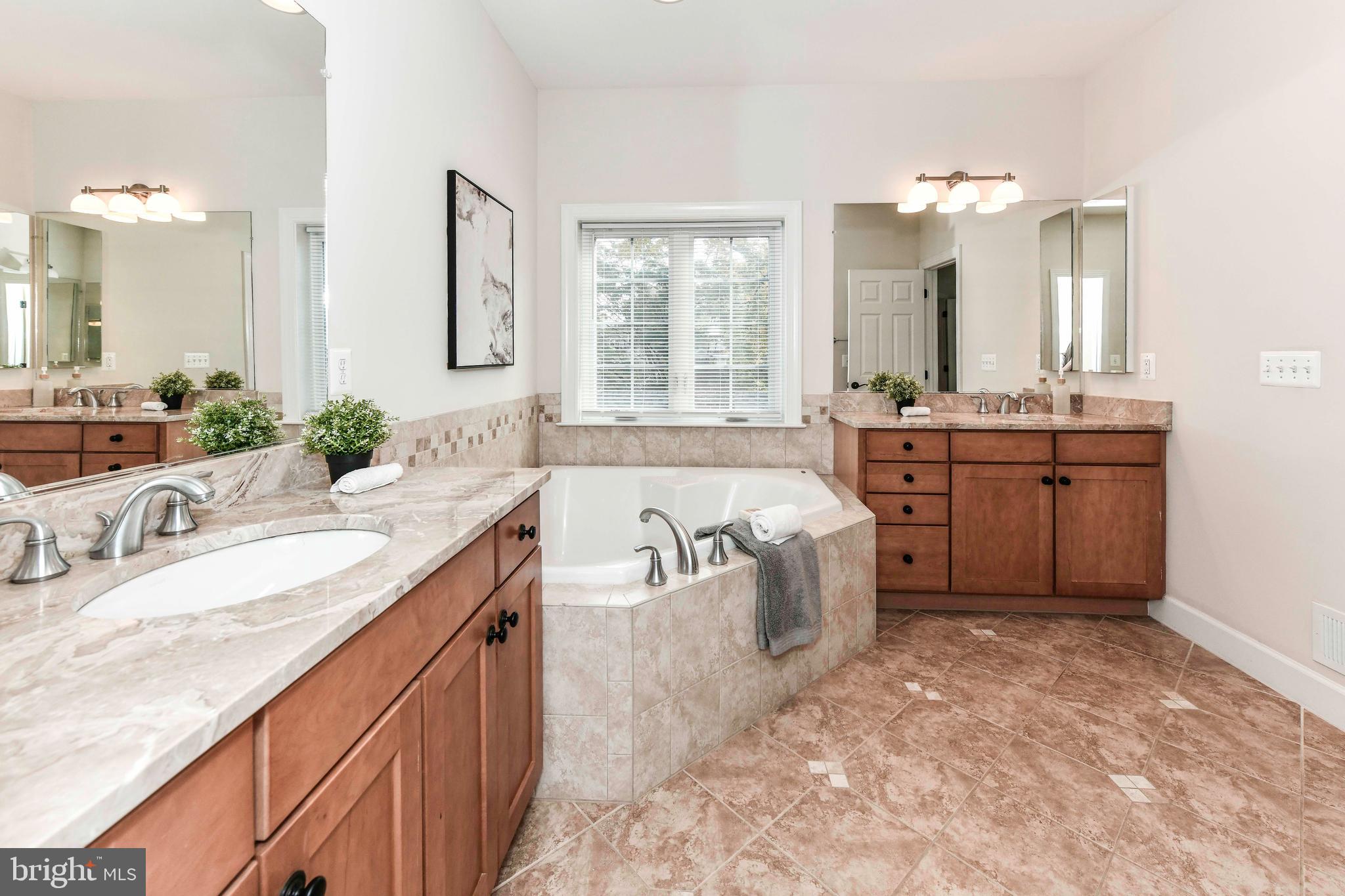 BERKSHIRE OAKWOOD - Residential