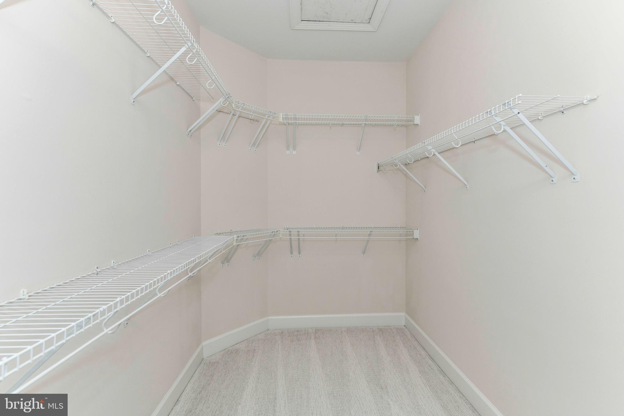 BERKSHIRE OAKWOOD - Residential