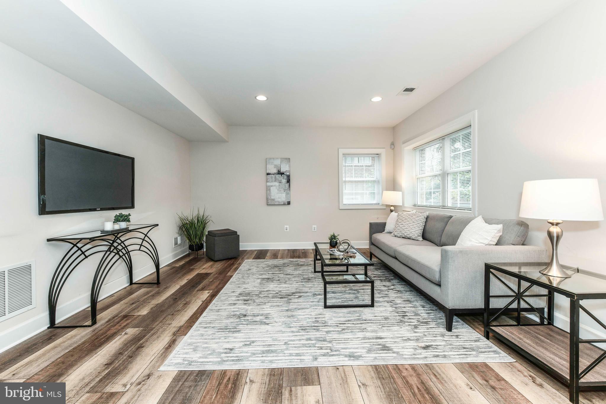 BERKSHIRE OAKWOOD - Residential