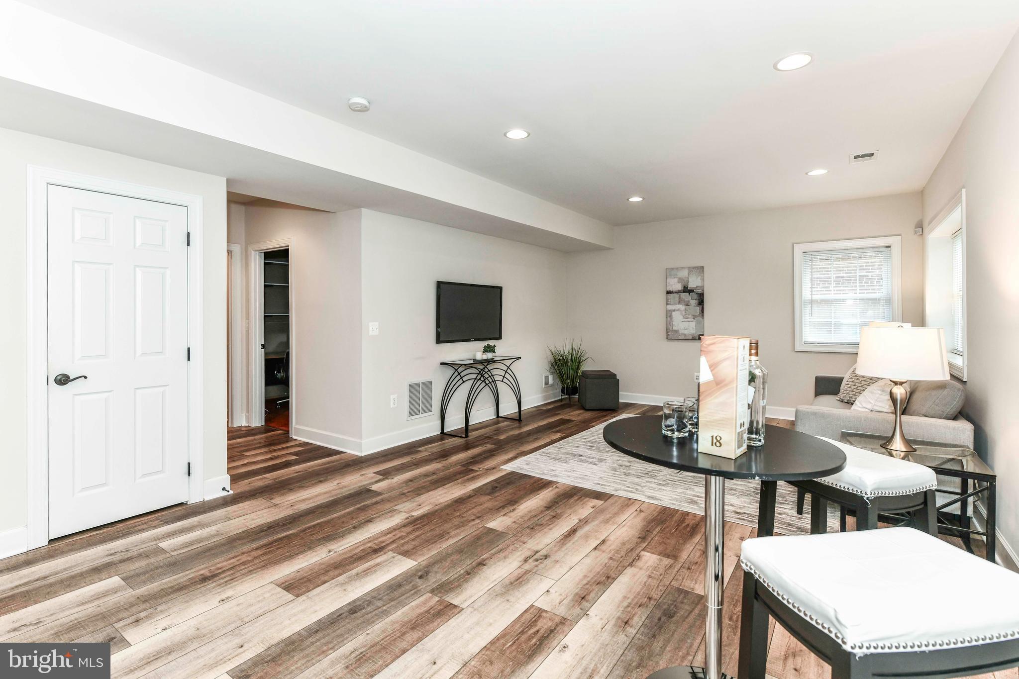 BERKSHIRE OAKWOOD - Residential