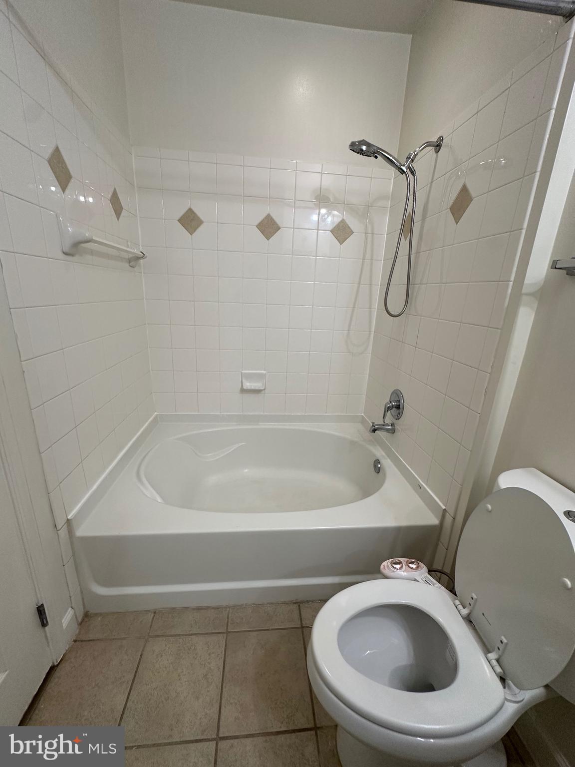 FITZ AT ROCKVILLE TOWN C - Residential Lease