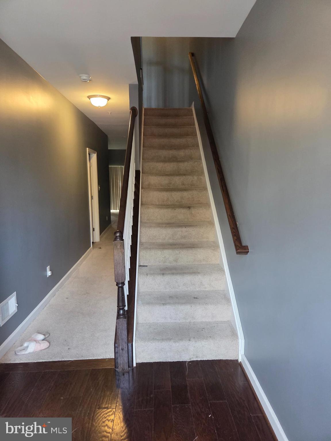 CREEKSTONE VILLAGE - Residential Lease