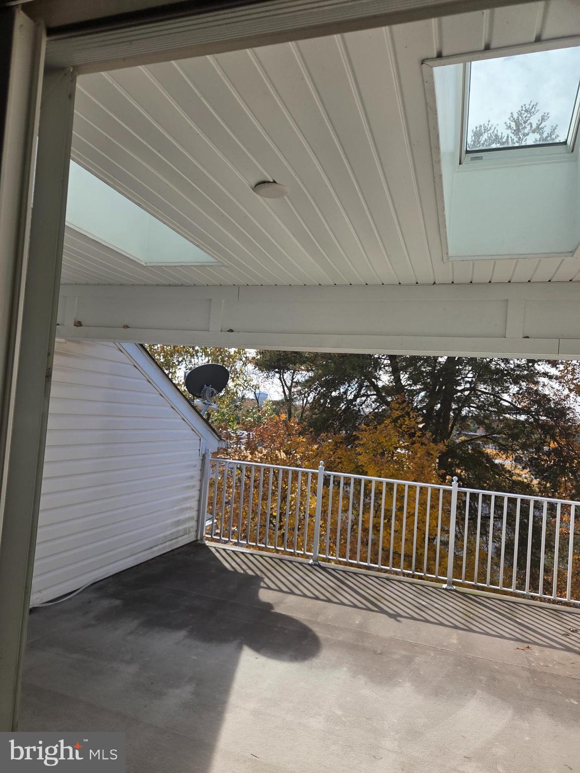 CREEKSTONE VILLAGE - Residential Lease