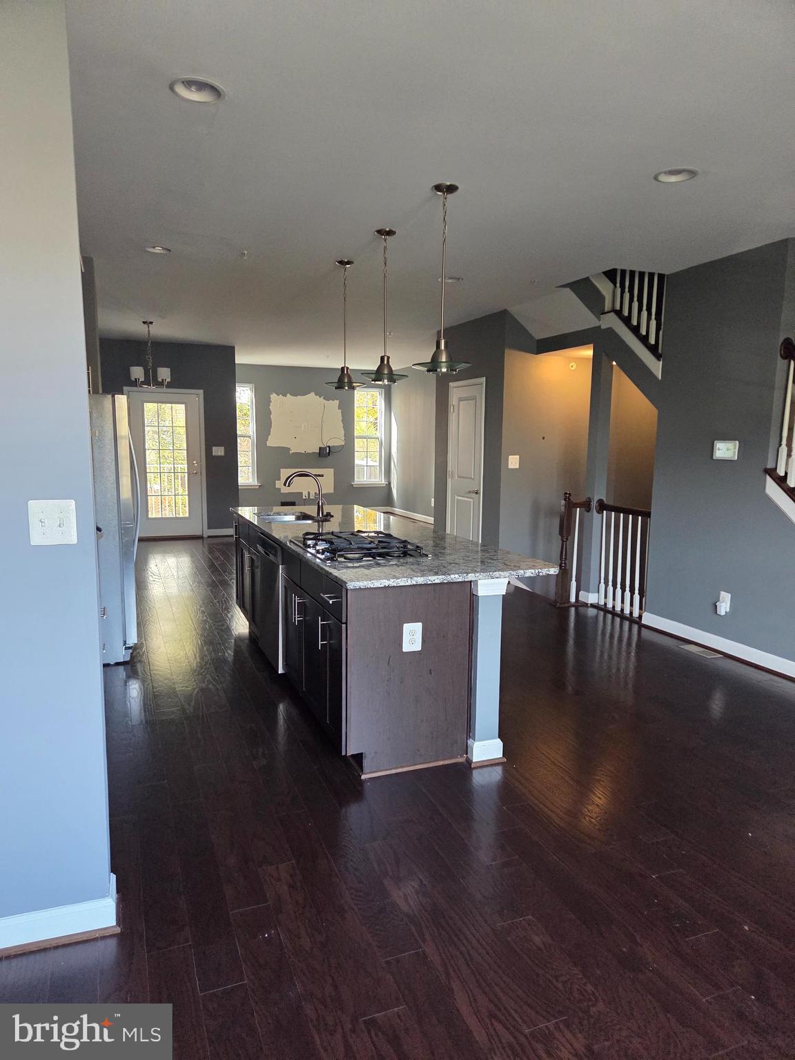 CREEKSTONE VILLAGE - Residential Lease