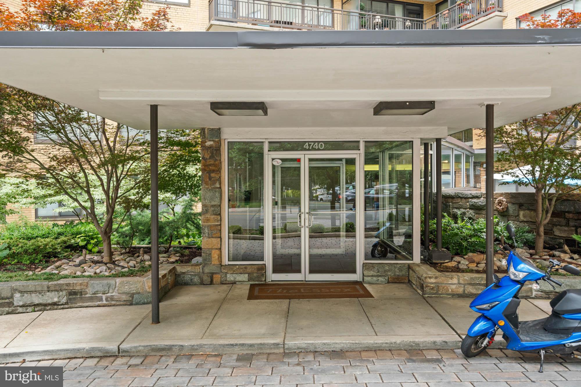 4740 CONNECTICUT AVENUE NW 204