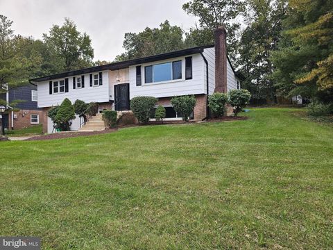 Homes For Sale - 7109 Lois Lane<br/> LANHAM, MD 20706