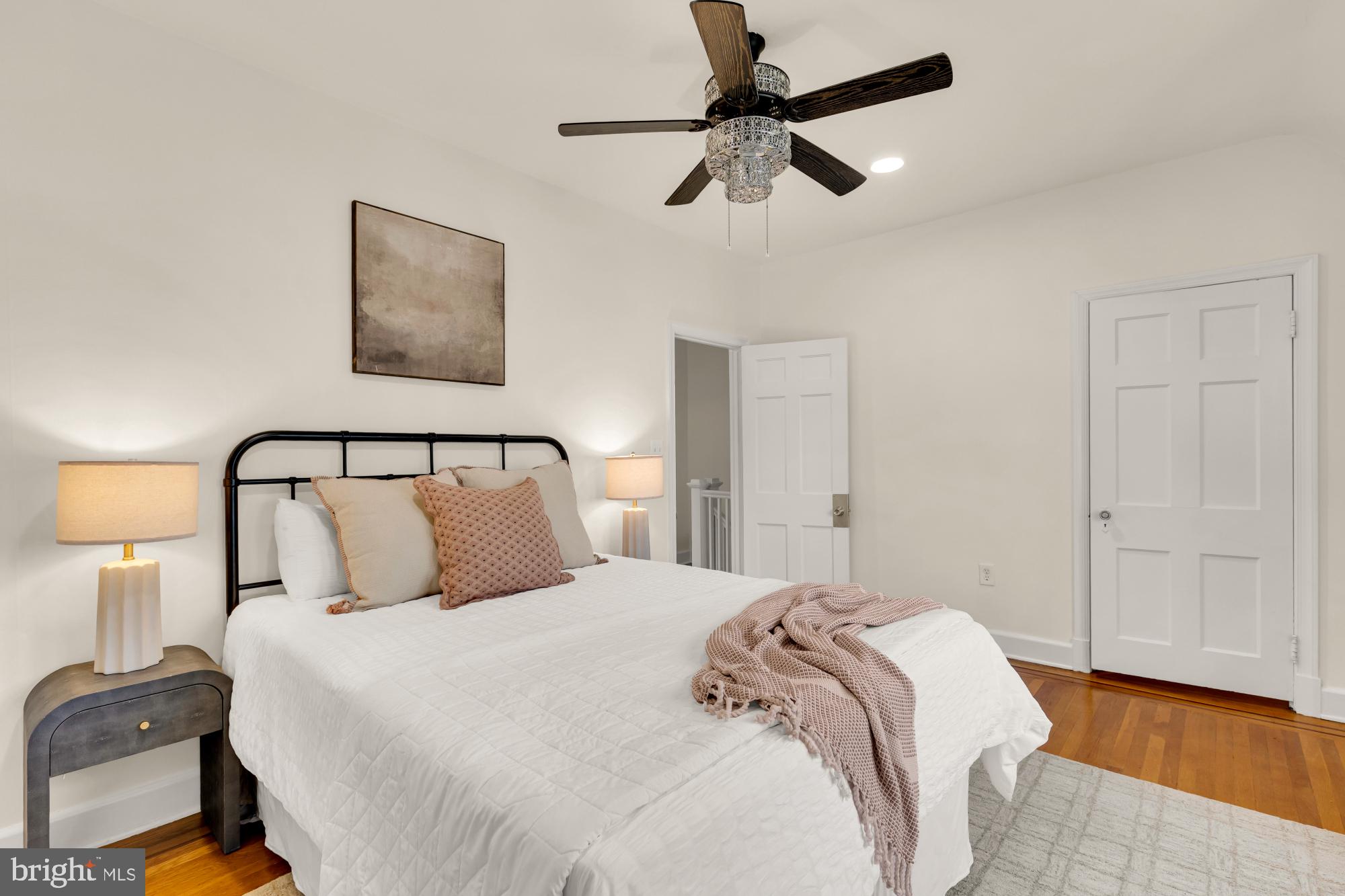 LAKE WALKER - Residential