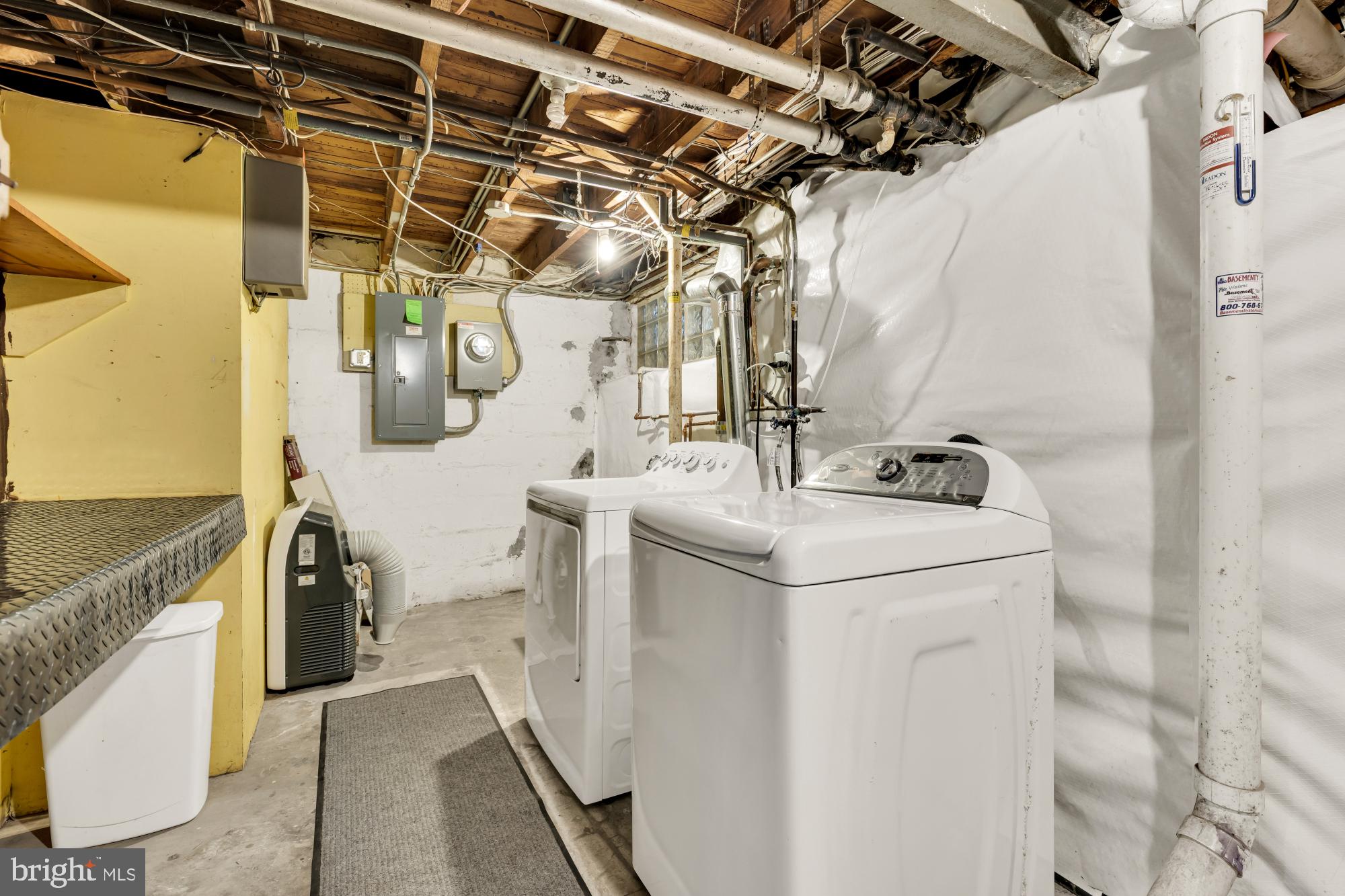 LAKE WALKER - Residential