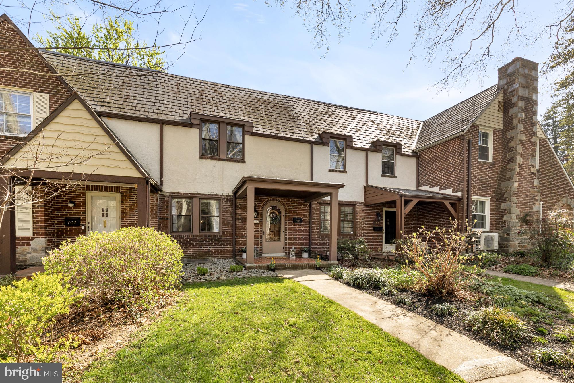 LAKE WALKER - Residential