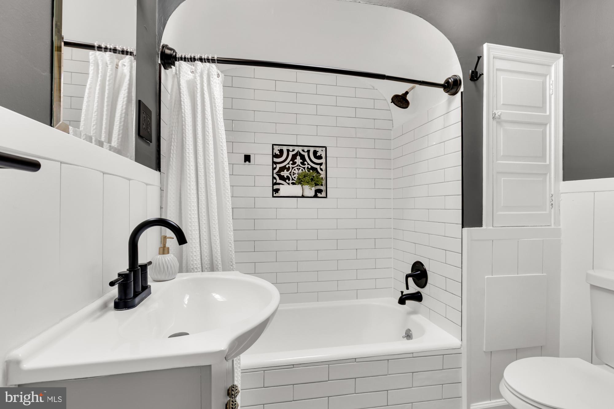 LAKE WALKER - Residential