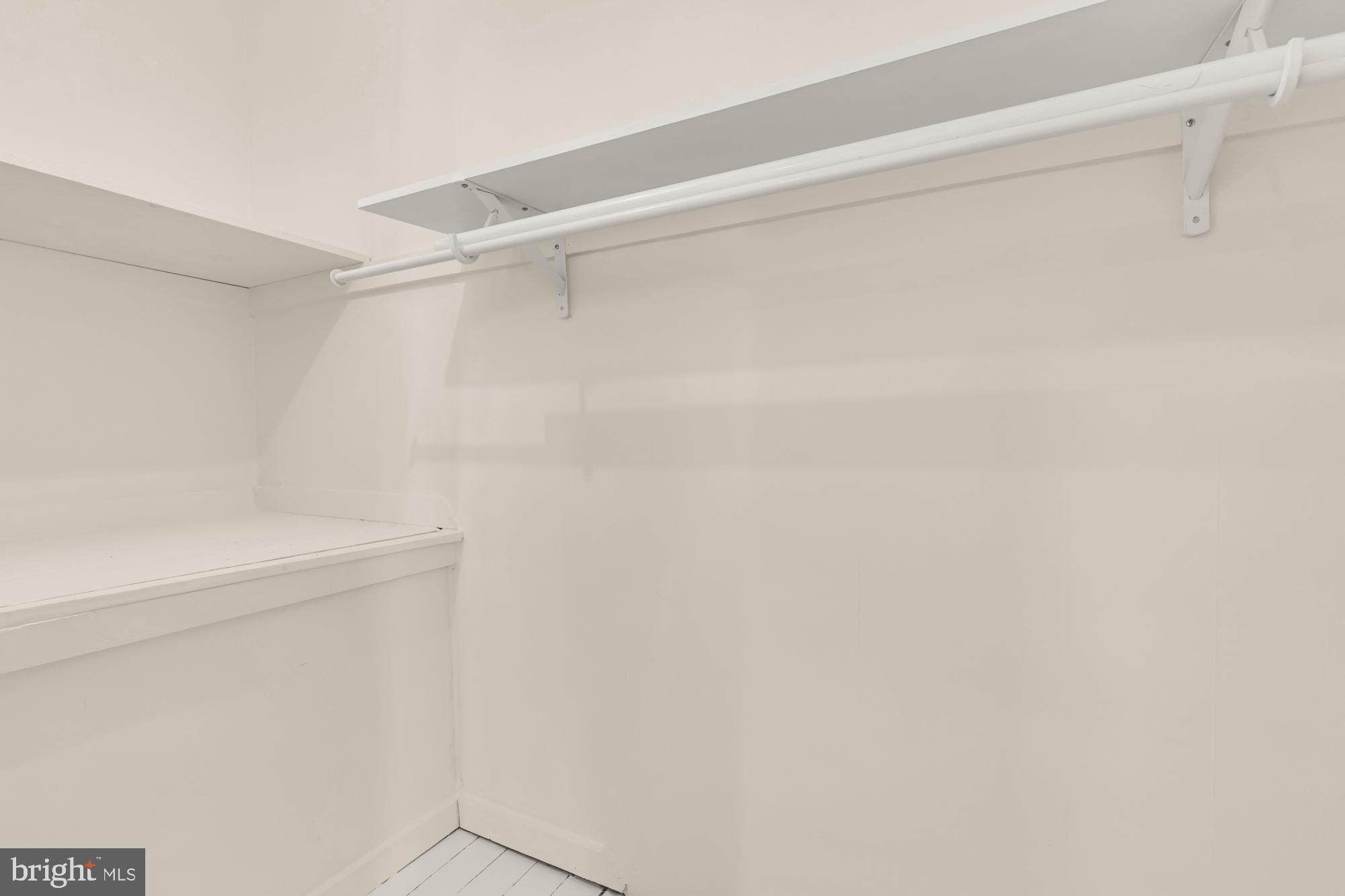 LAKE WALKER - Residential