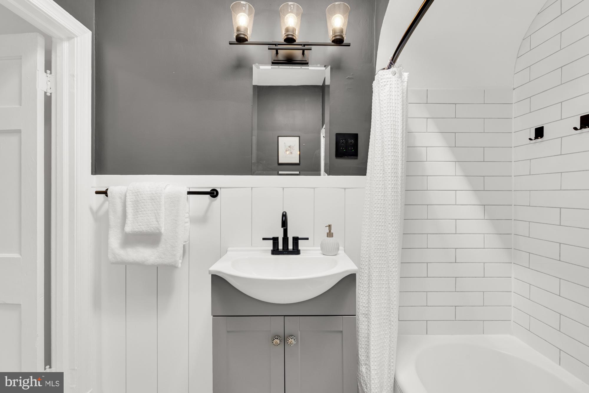 LAKE WALKER - Residential