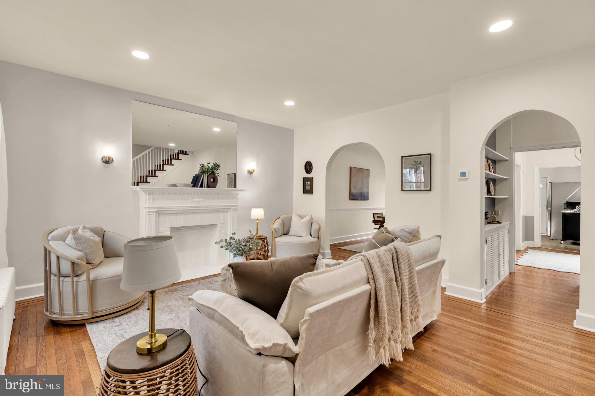 LAKE WALKER - Residential