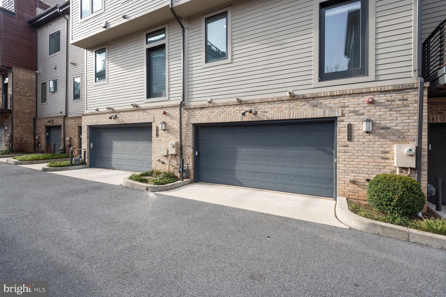 GROSVENOR HEIGHTS - Residential