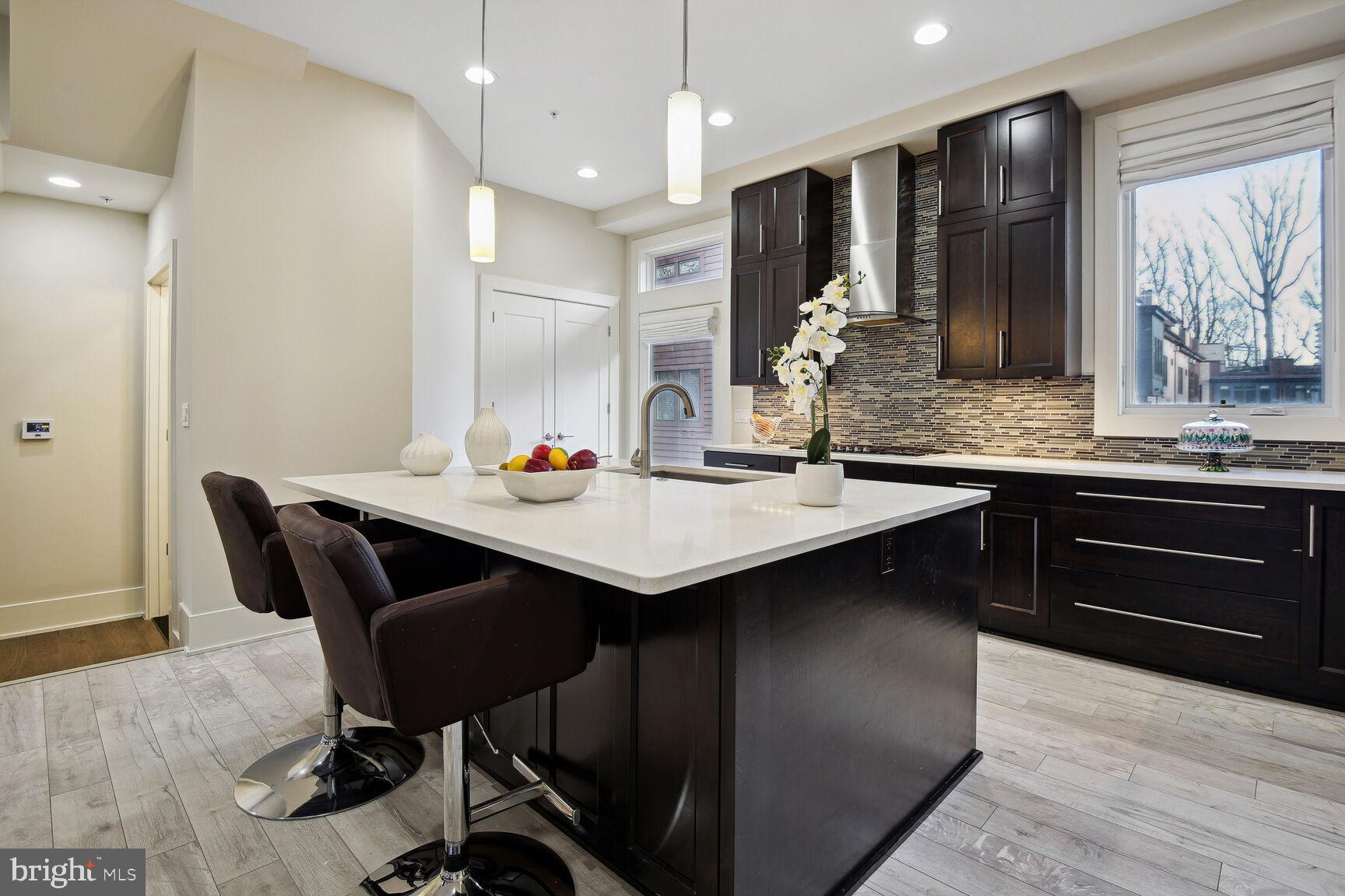 GROSVENOR HEIGHTS - Residential