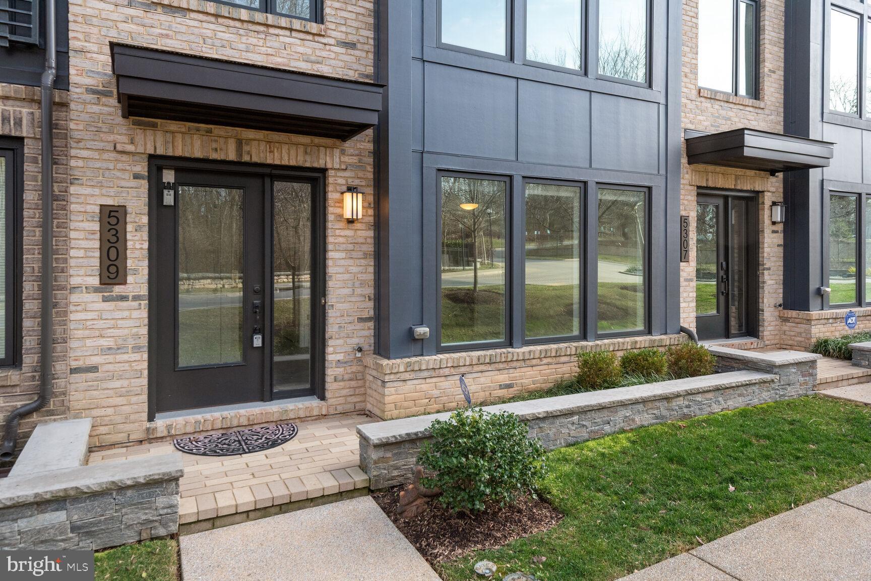 GROSVENOR HEIGHTS - Residential