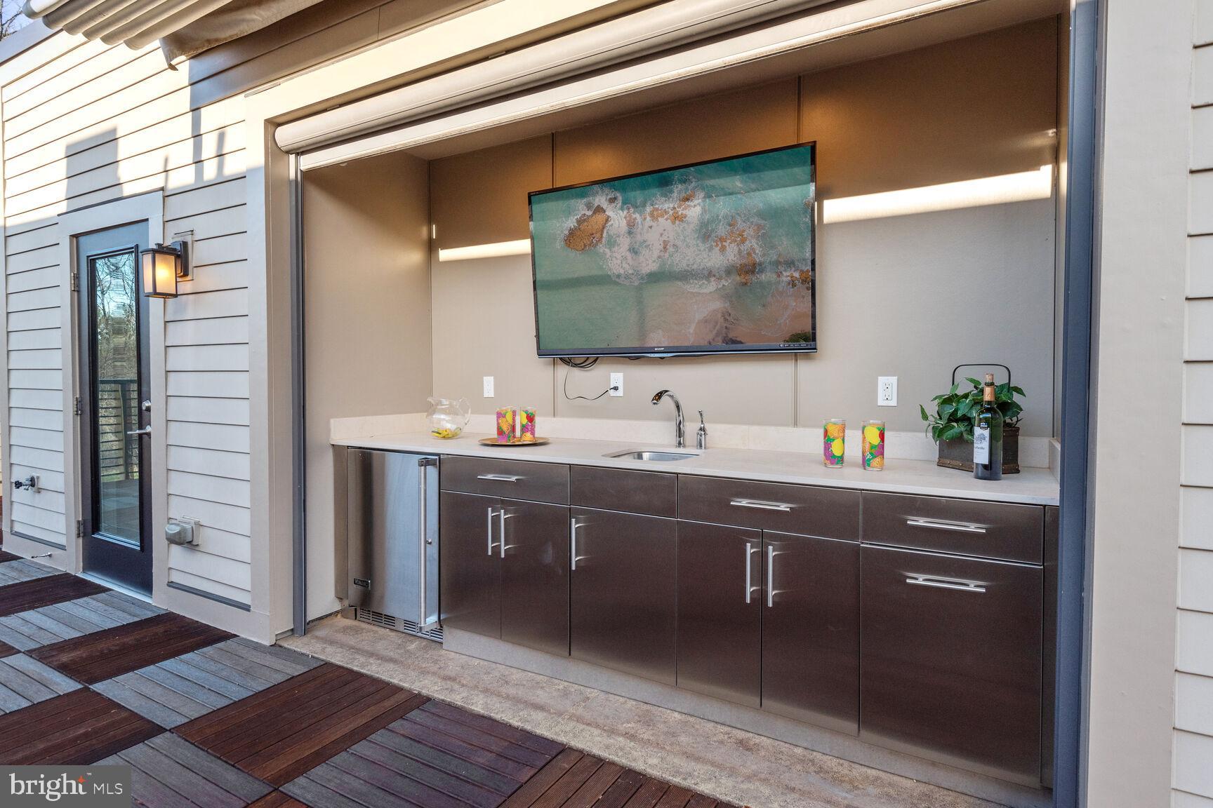 GROSVENOR HEIGHTS - Residential