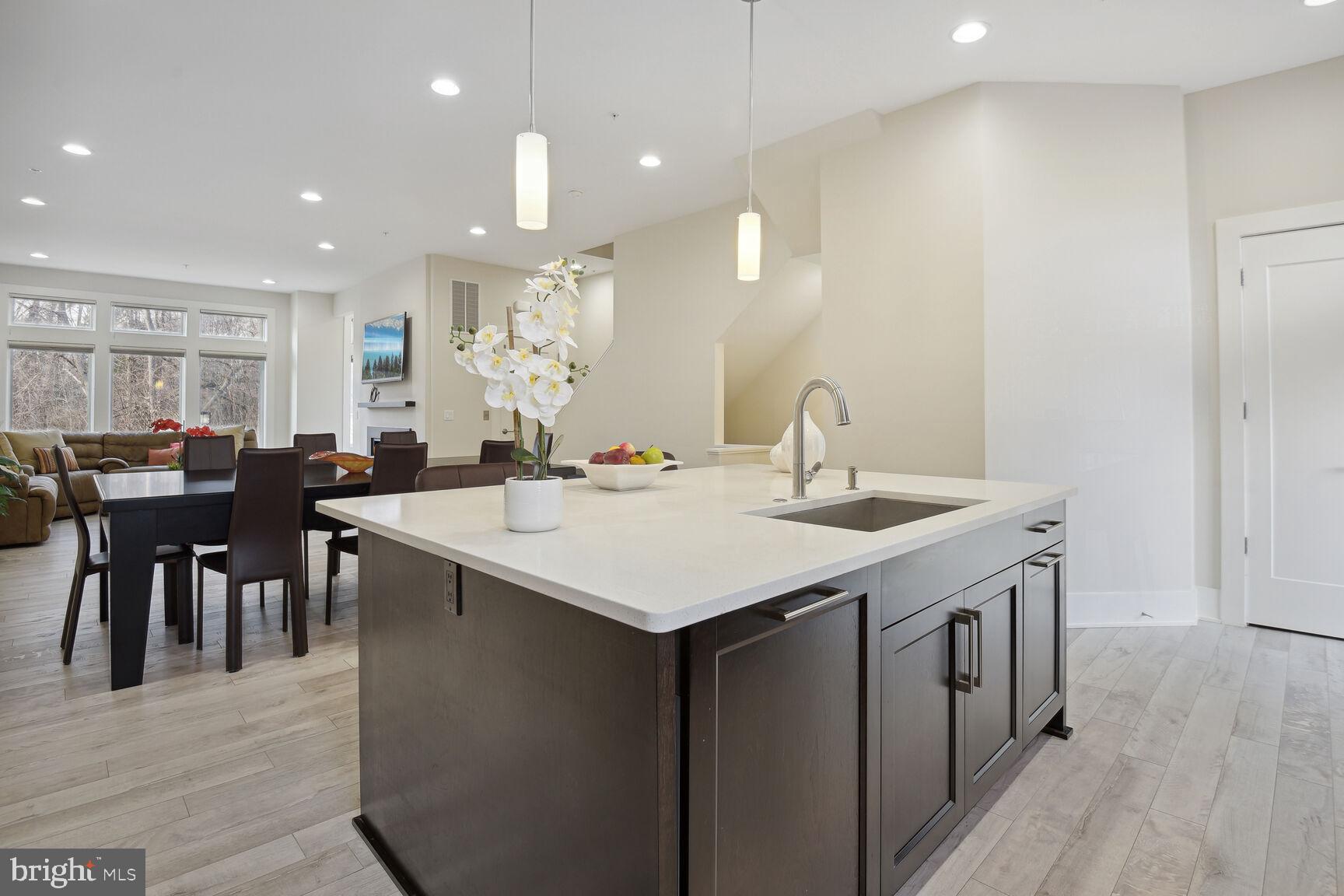 GROSVENOR HEIGHTS - Residential