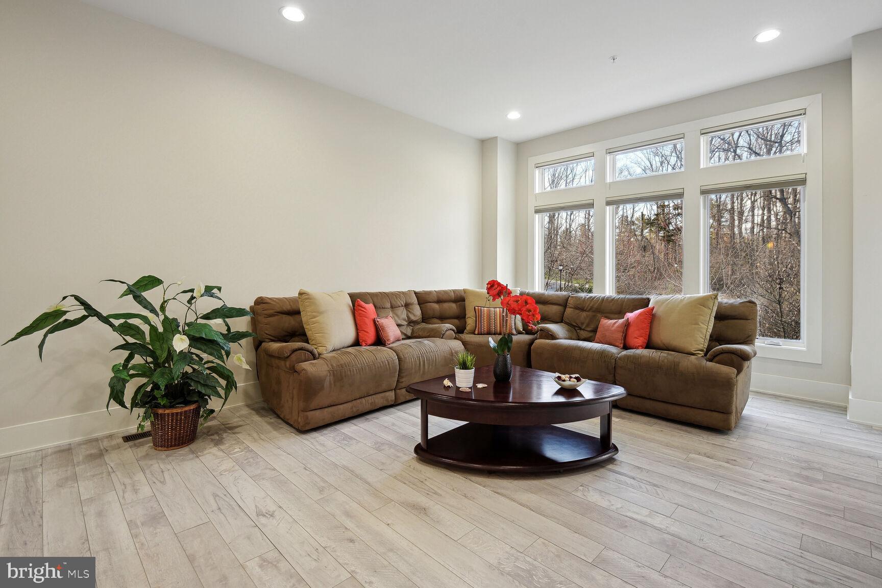 GROSVENOR HEIGHTS - Residential