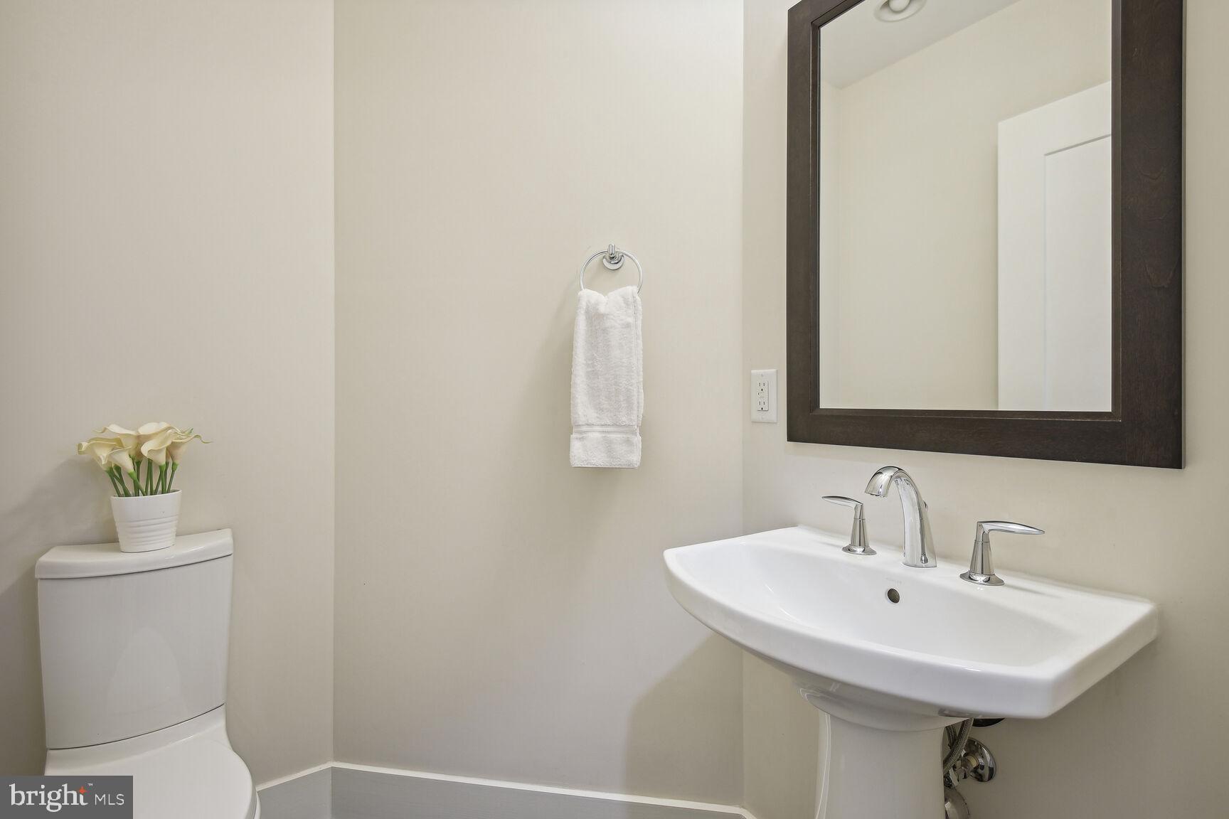 GROSVENOR HEIGHTS - Residential