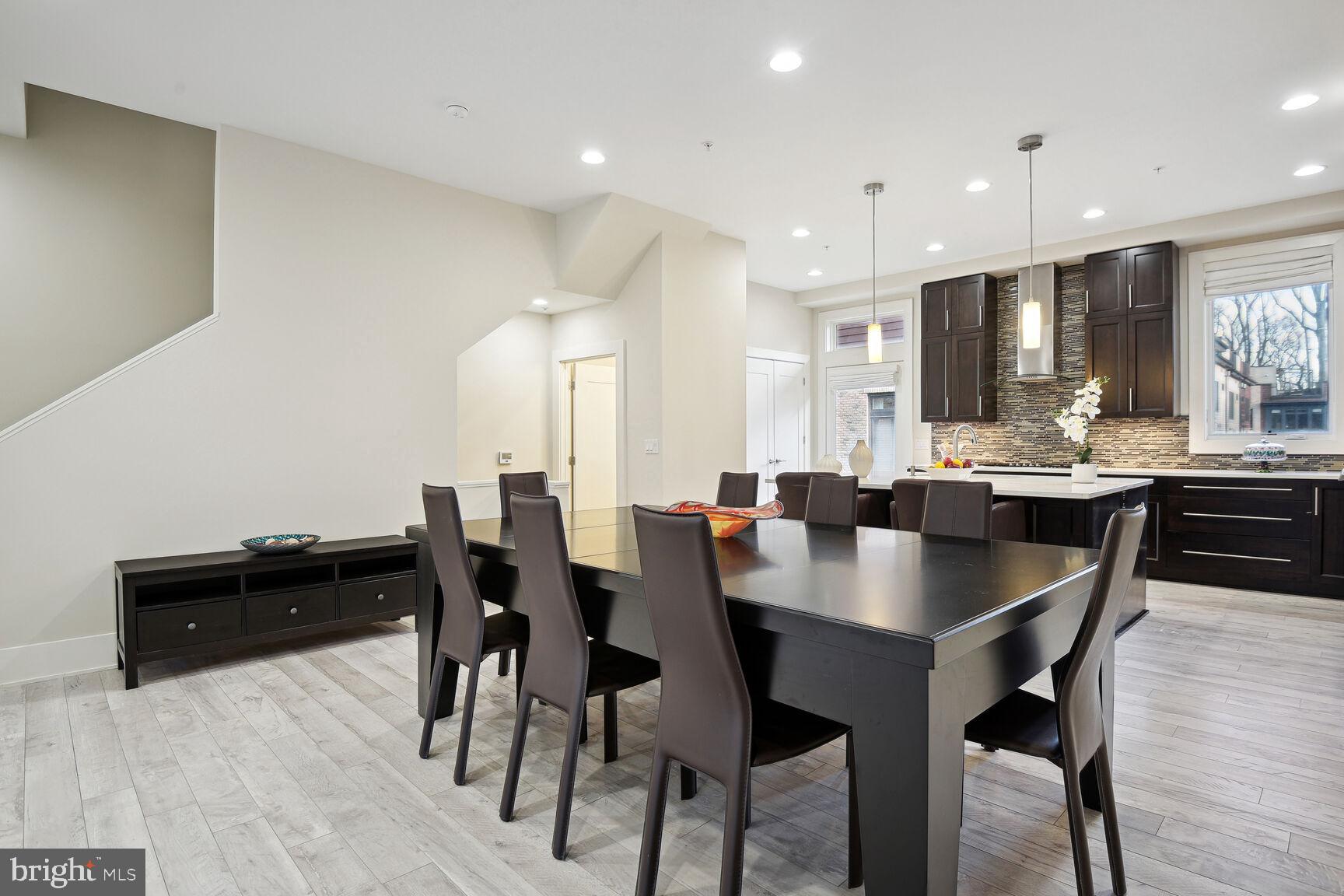 GROSVENOR HEIGHTS - Residential