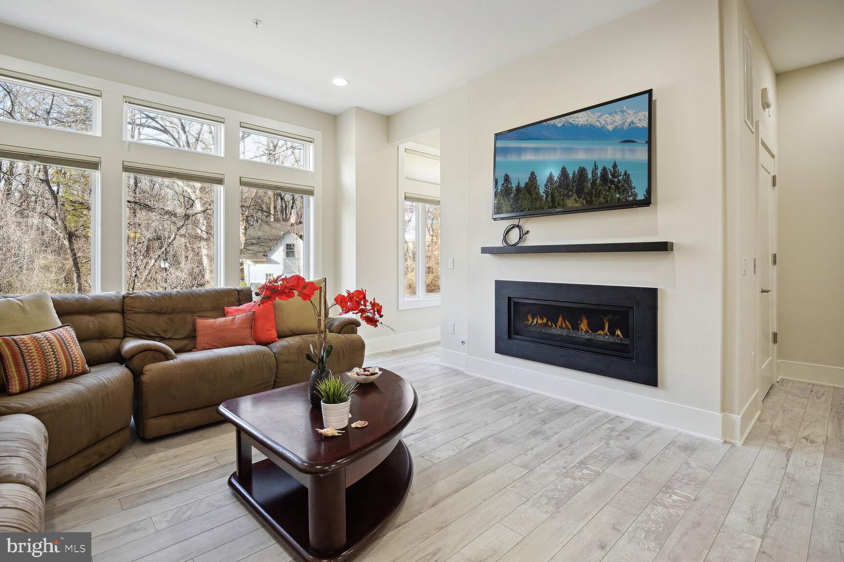 GROSVENOR HEIGHTS - Residential